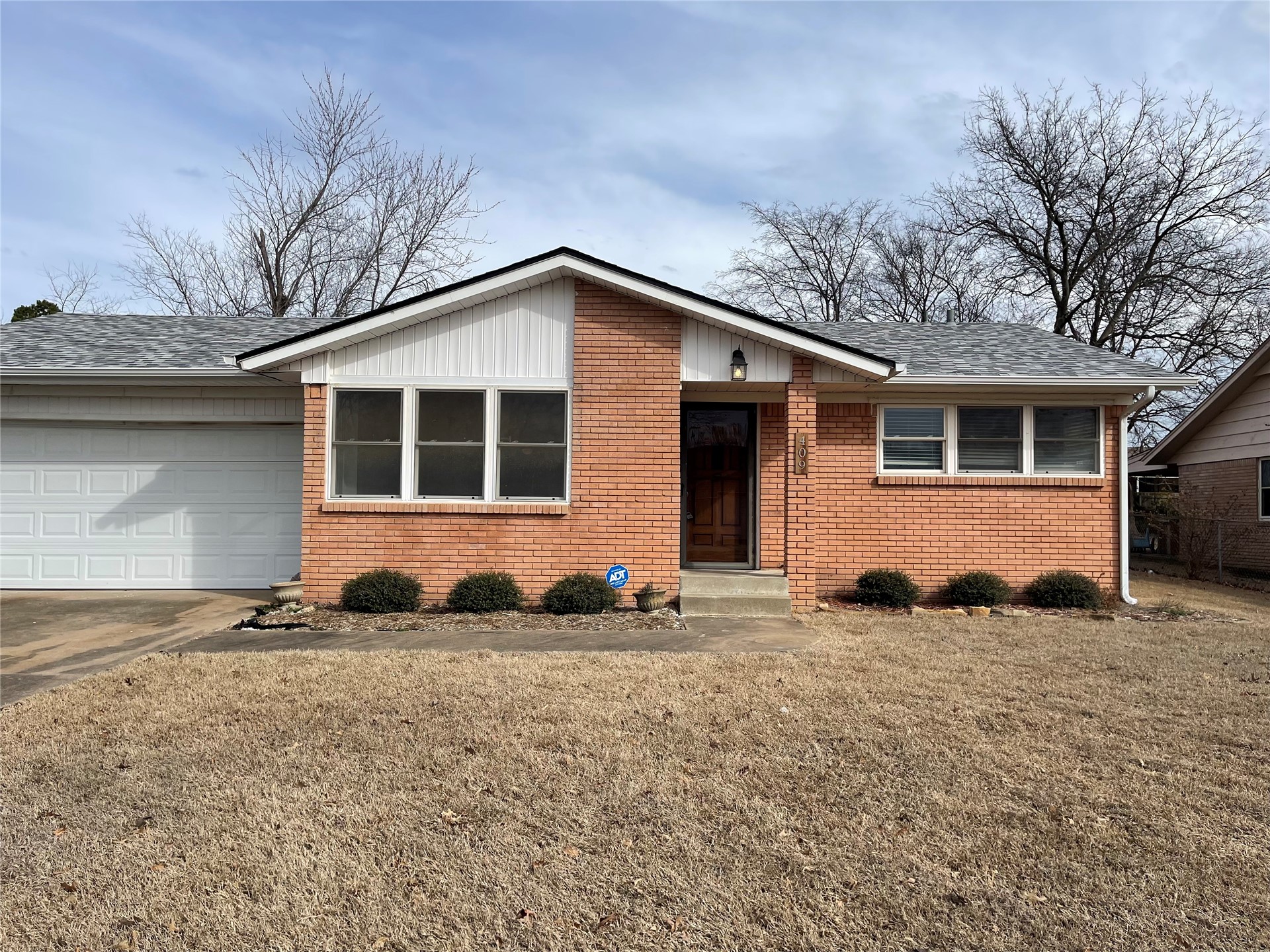 409 S Fern Avenue Property Photo 1