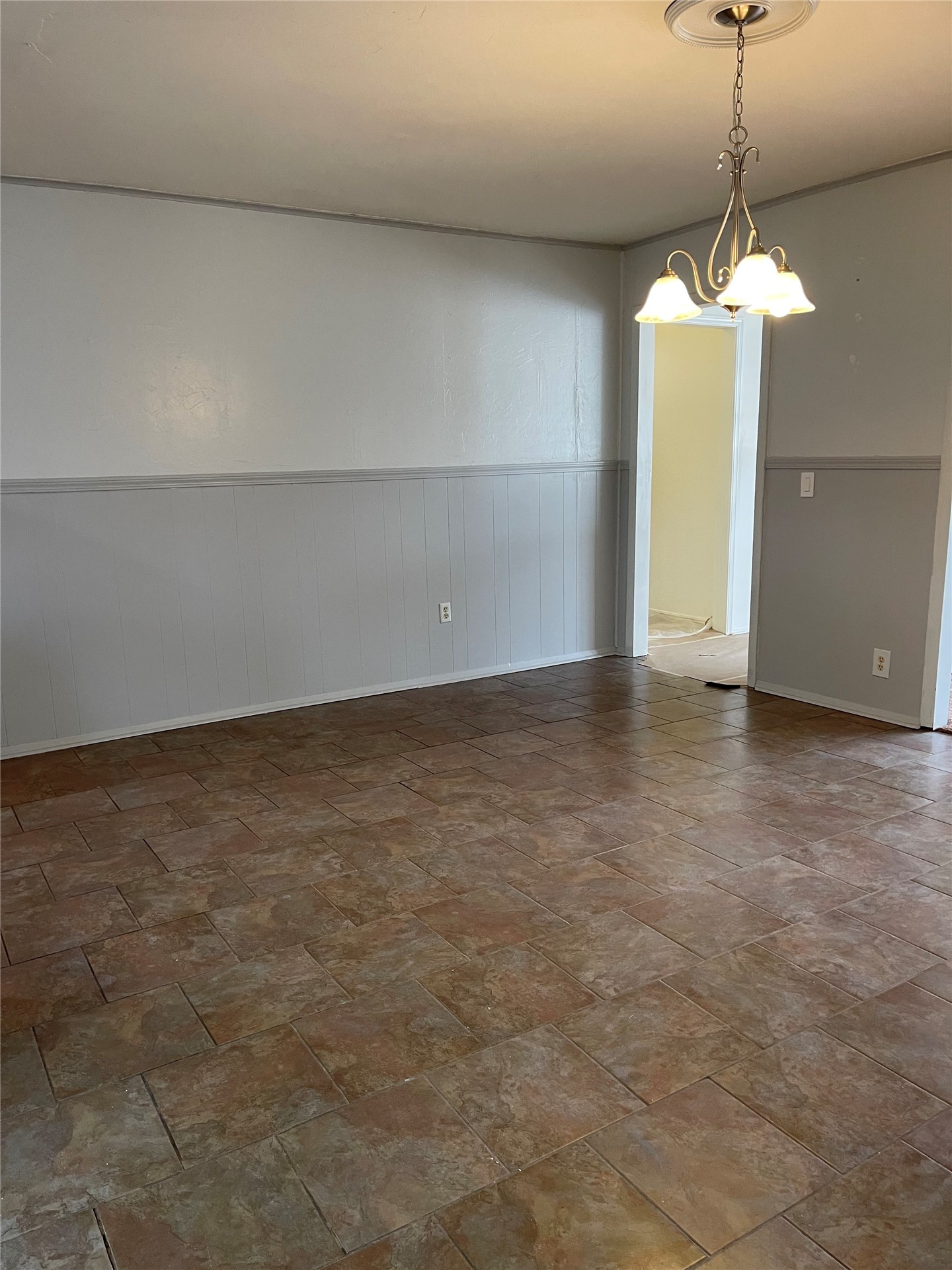 409 S Fern Avenue Property Photo 3