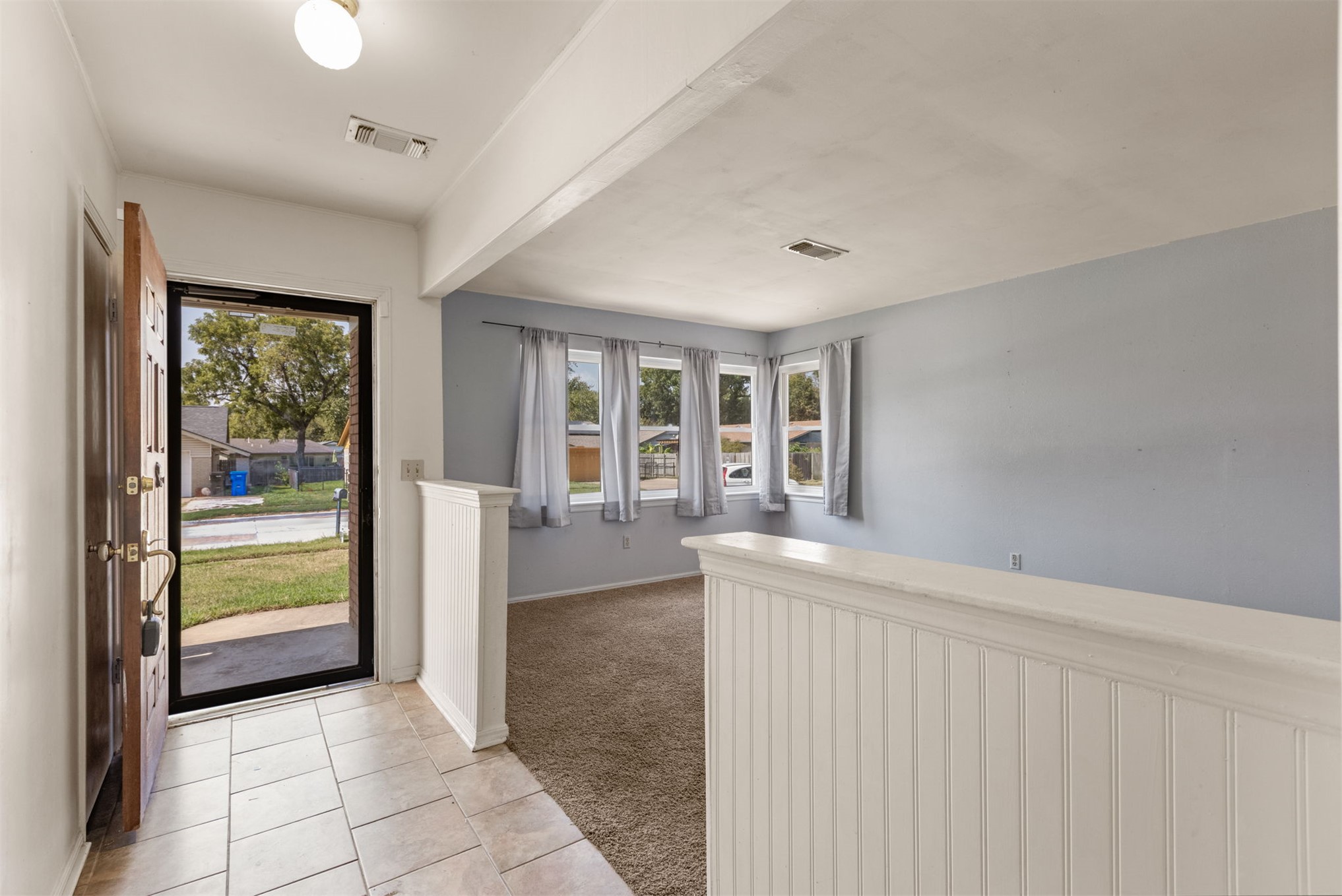 409 S Fern Avenue Property Photo 3