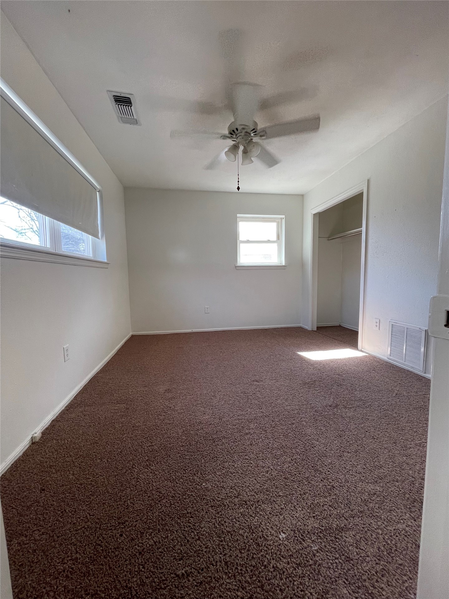 409 S Fern Avenue Property Photo 4