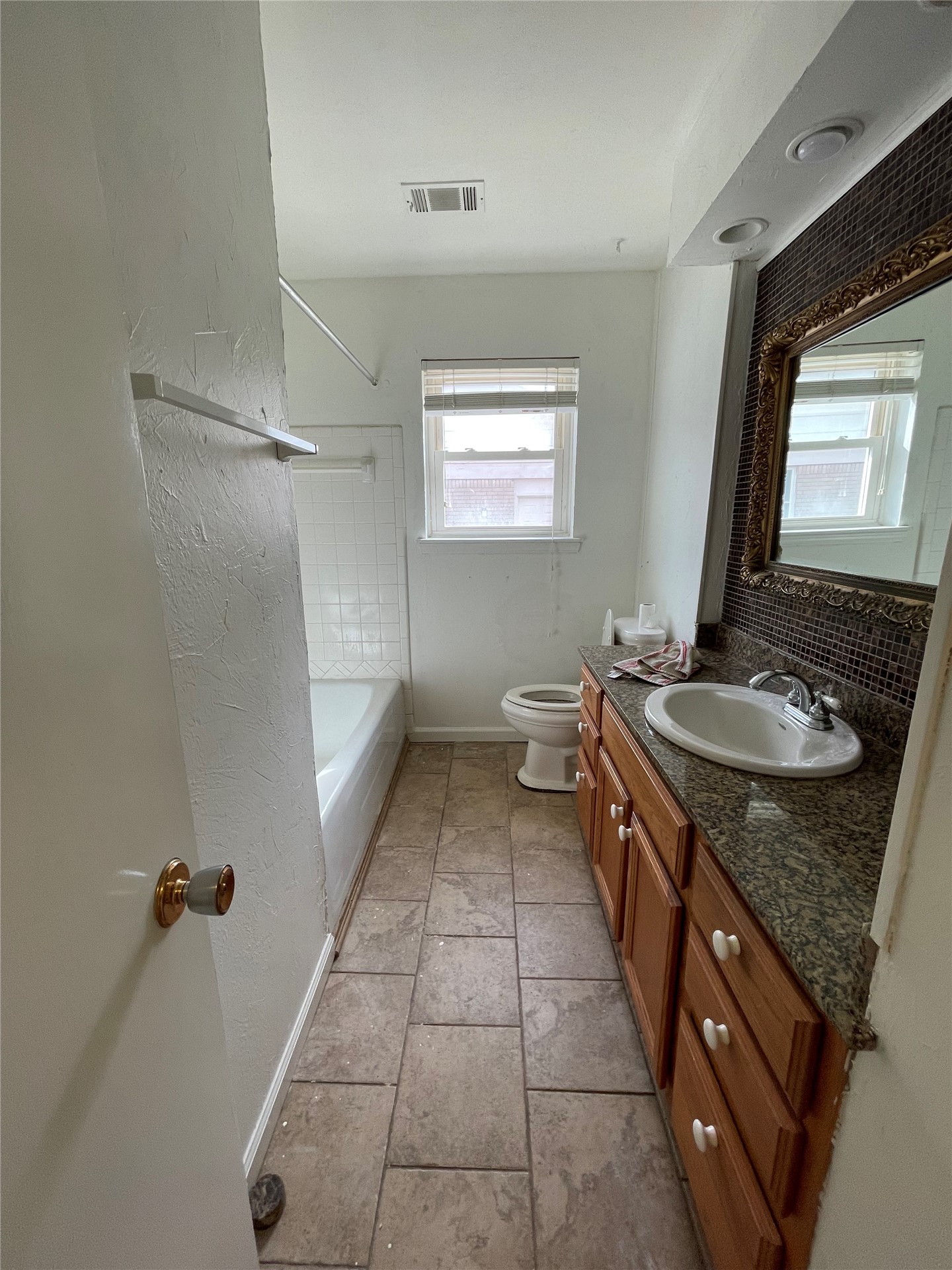409 S Fern Avenue Property Photo 6