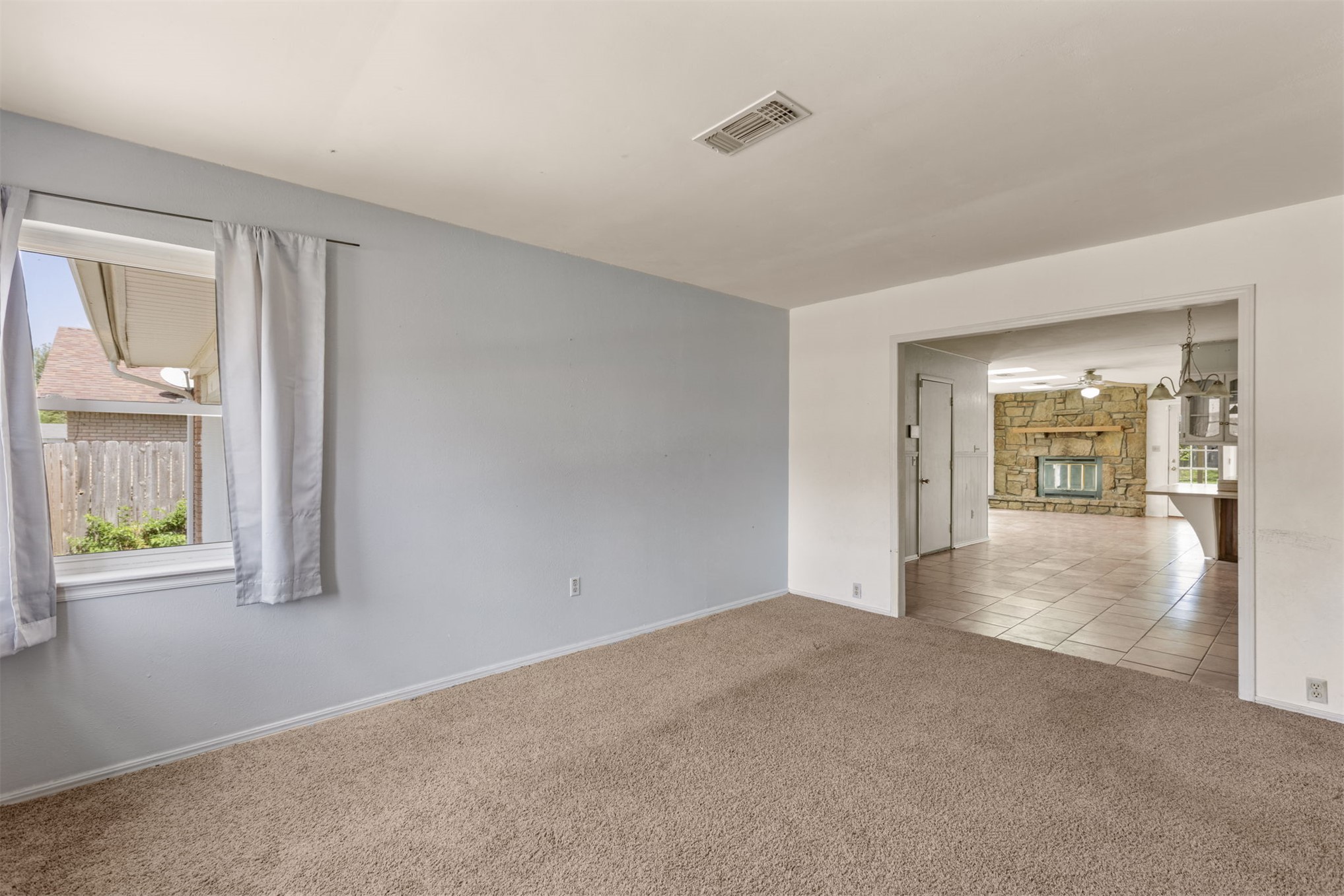 409 S Fern Avenue Property Photo 6