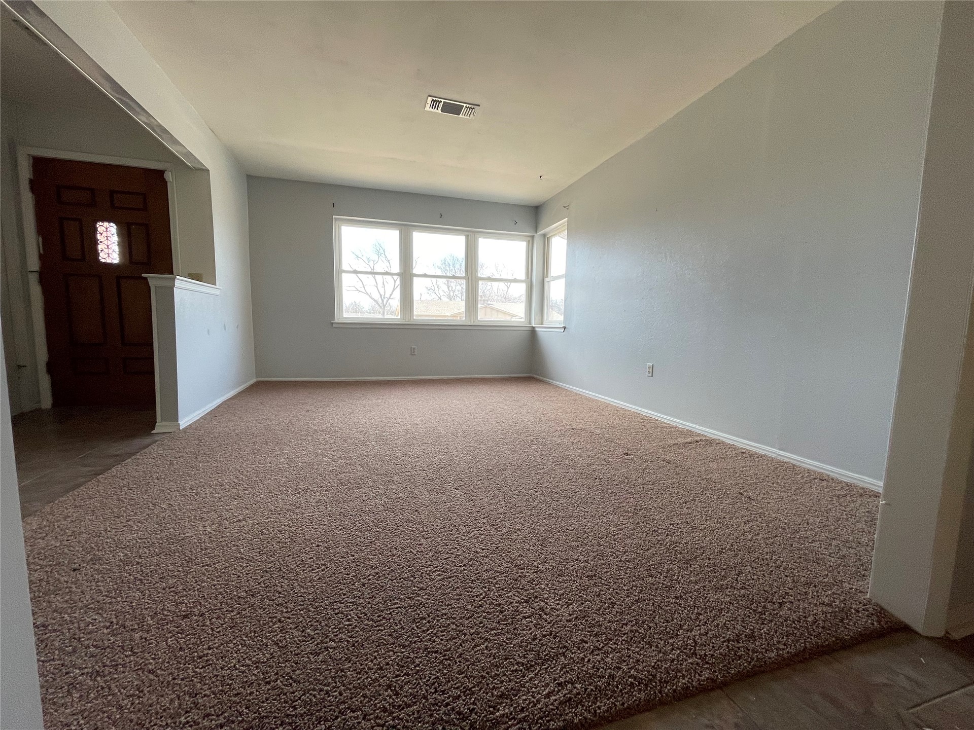 409 S Fern Avenue Property Photo 7