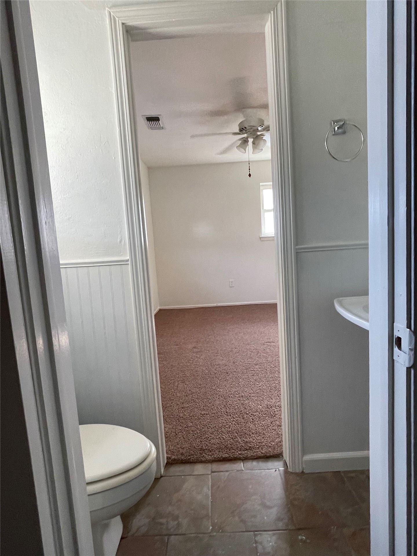 409 S Fern Avenue Property Photo 8