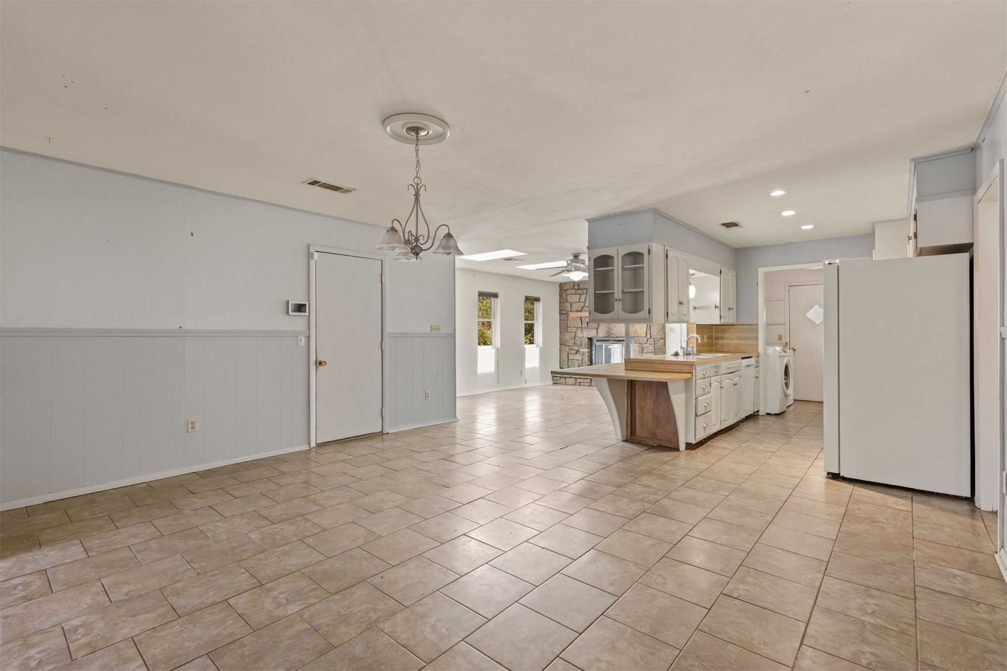 409 S Fern Avenue Property Photo 10