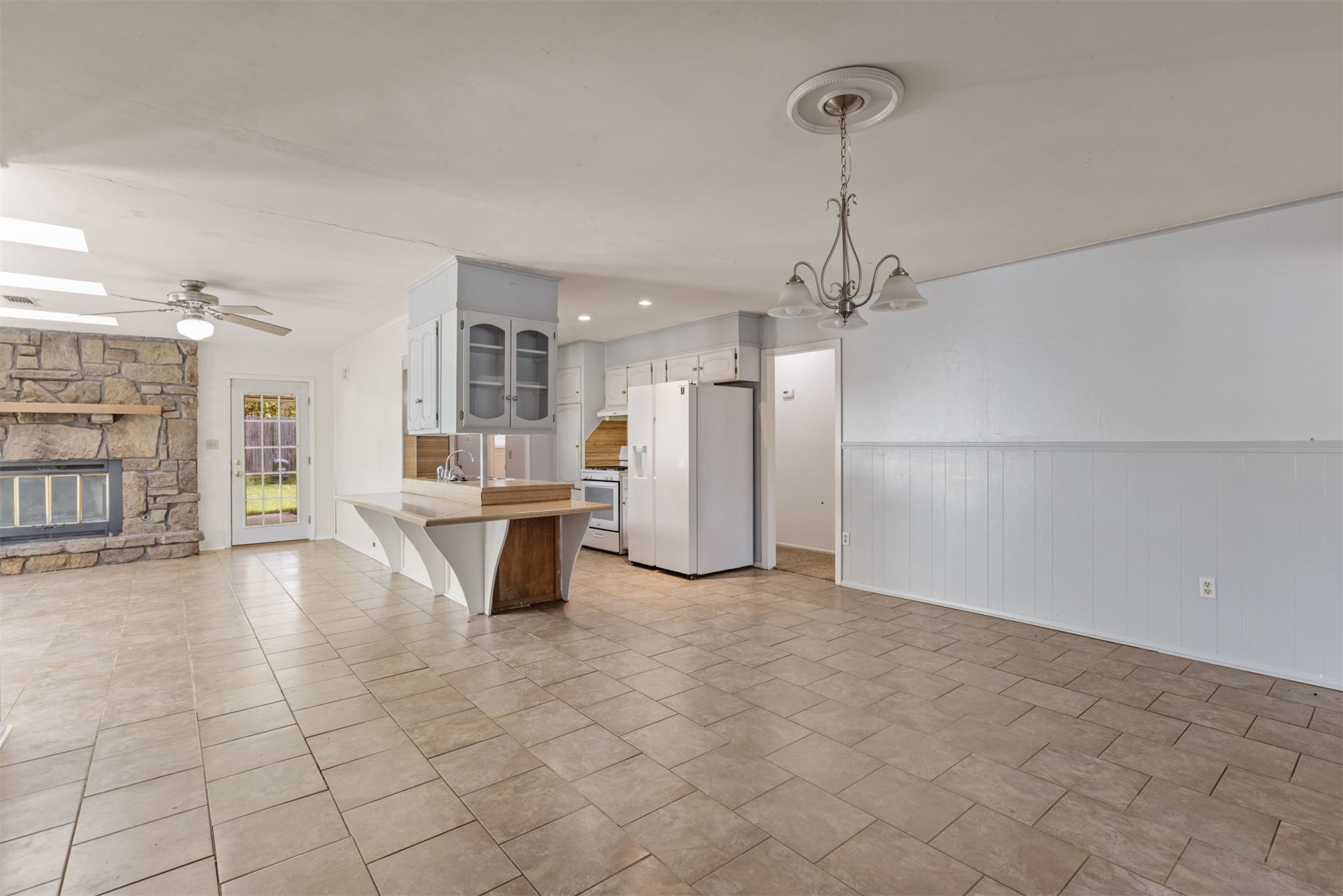 409 S Fern Avenue Property Photo 13