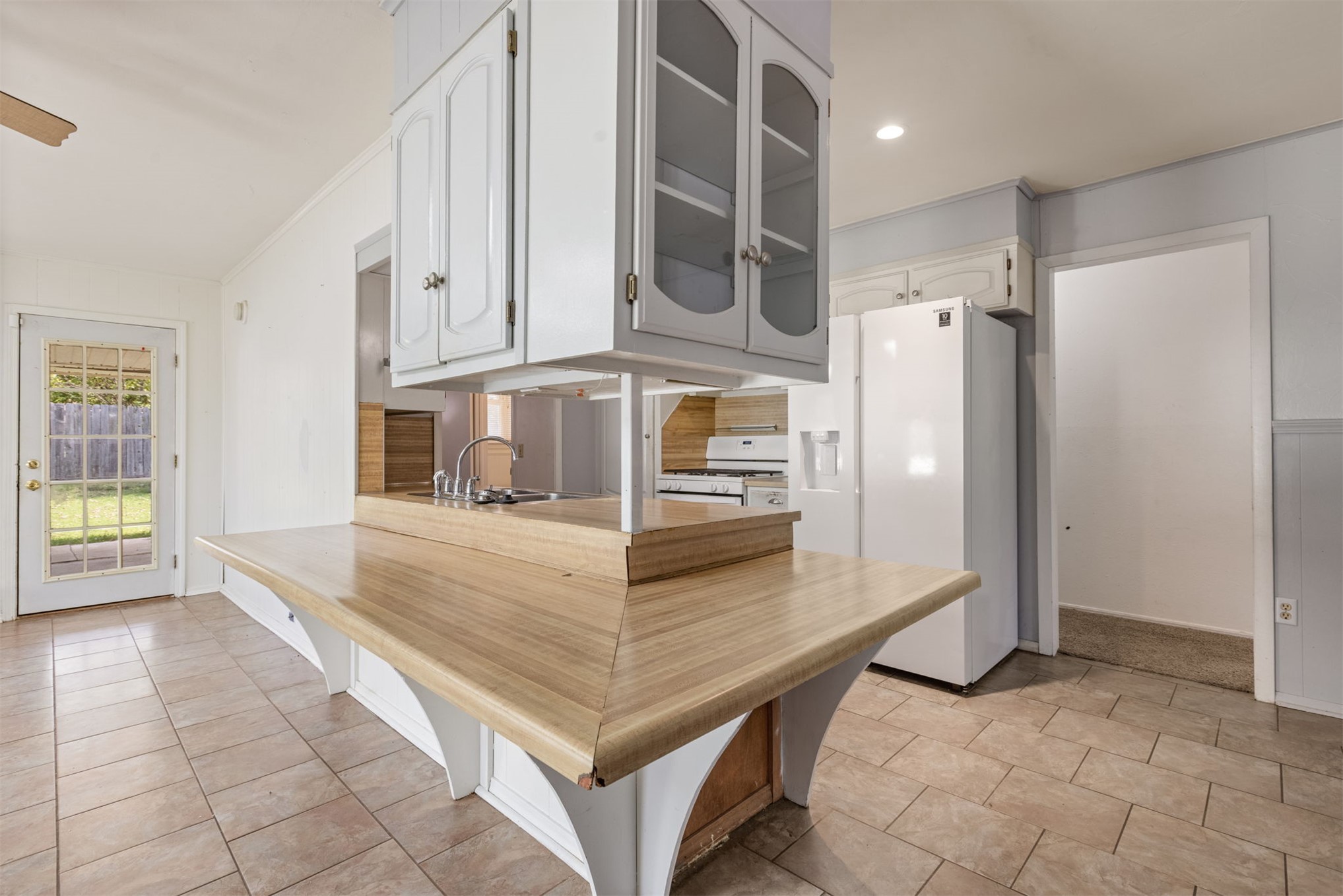 409 S Fern Avenue Property Photo 14