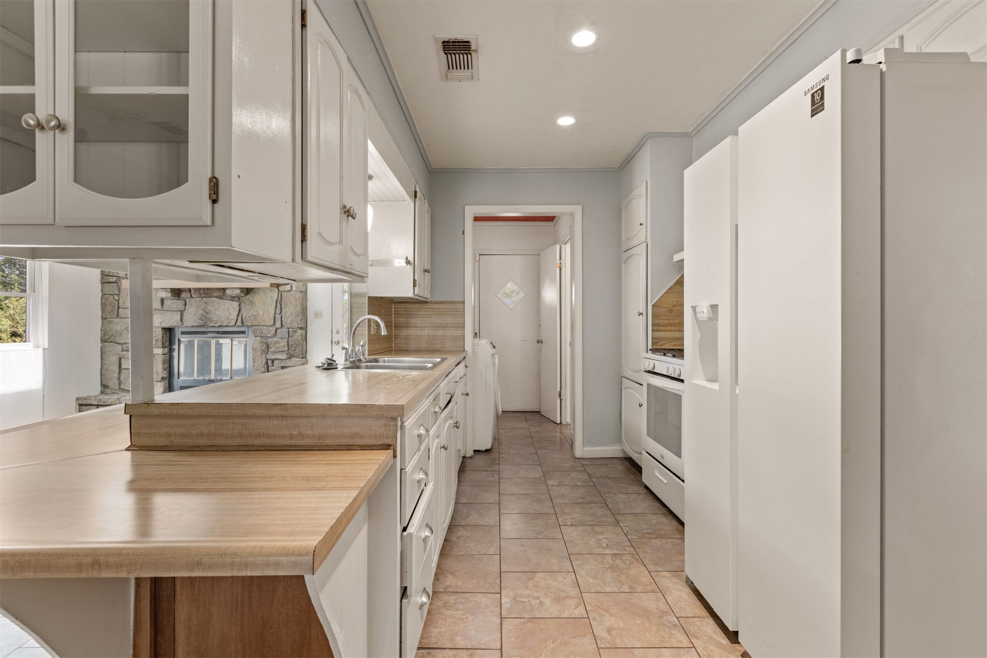 409 S Fern Avenue Property Photo 17