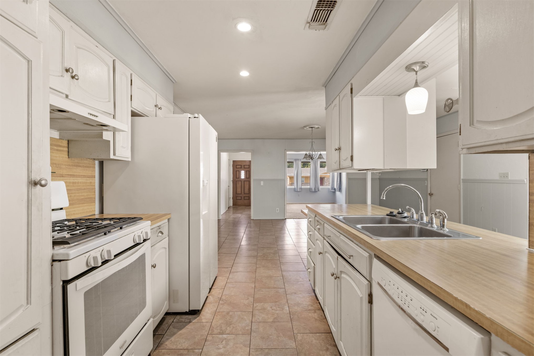 409 S Fern Avenue Property Photo 21