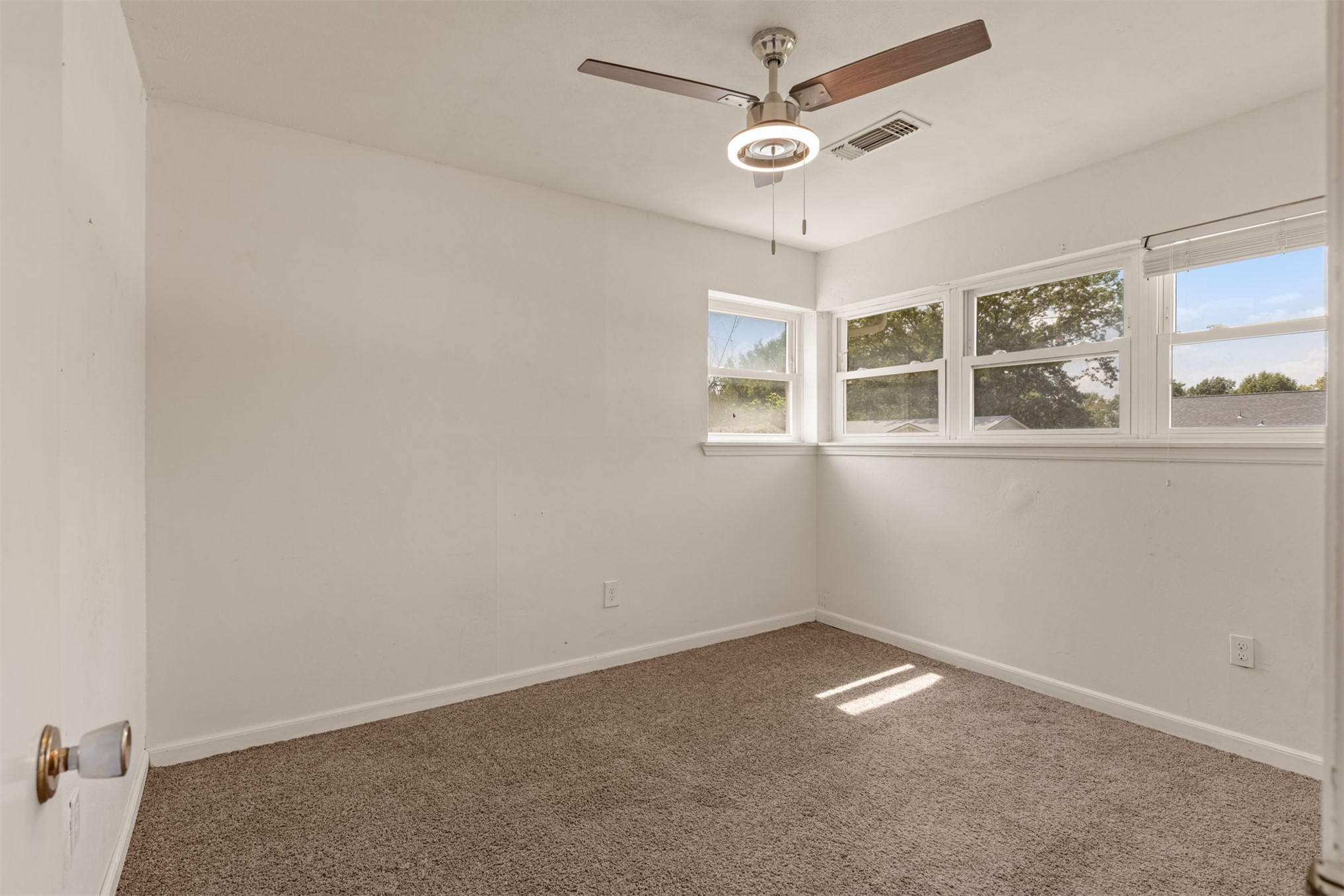 409 S Fern Avenue Property Photo 32