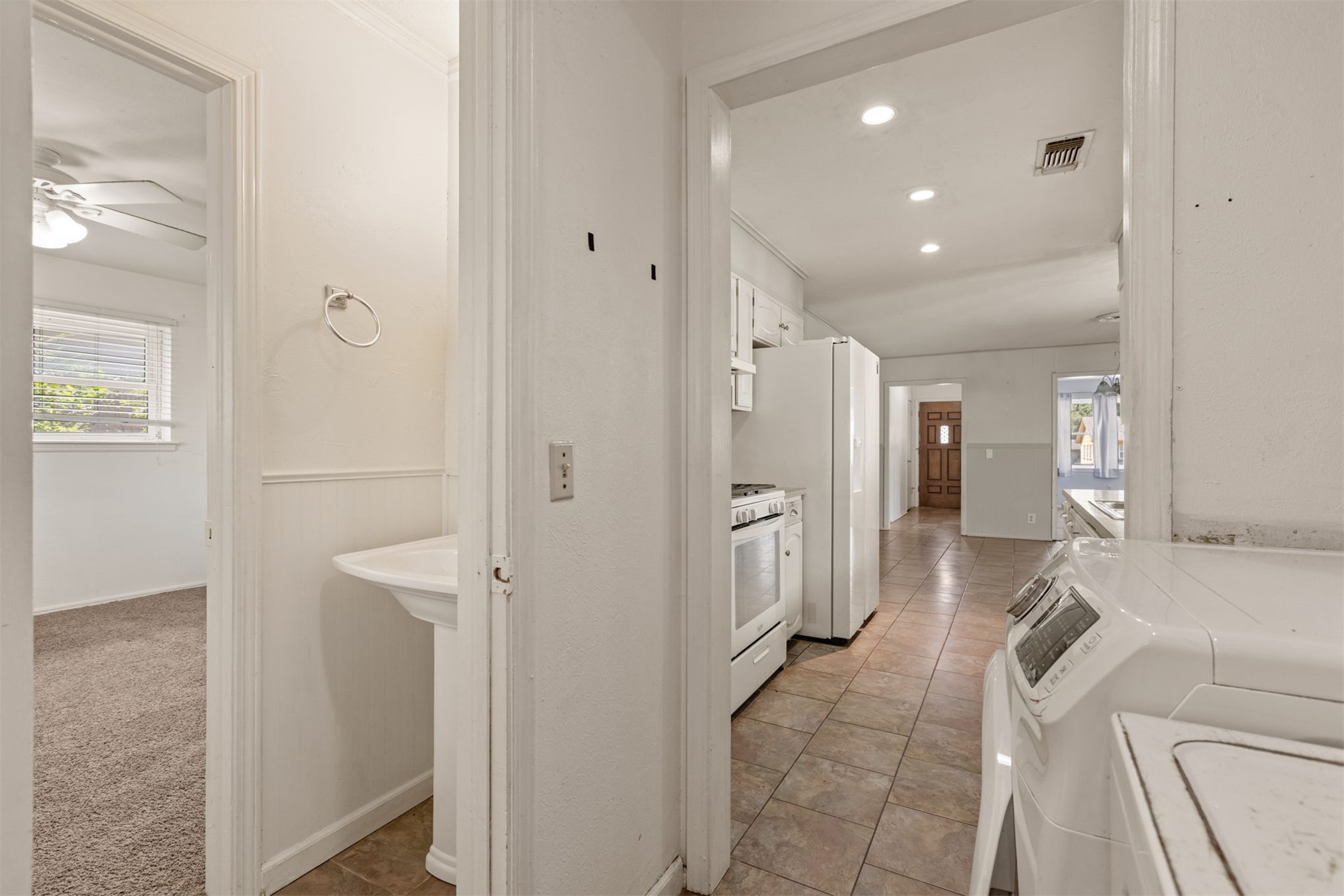 409 S Fern Avenue Property Photo 43