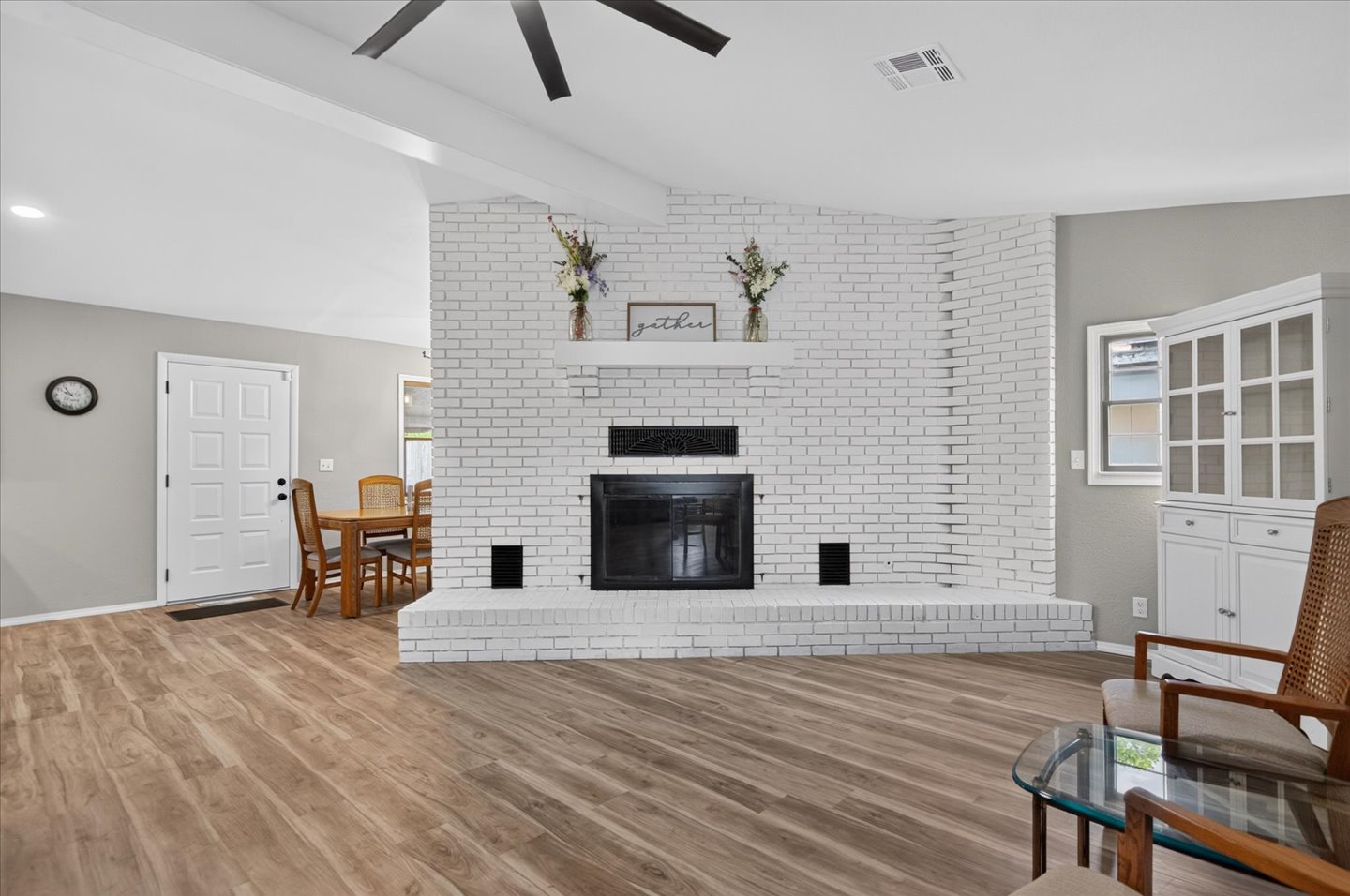 107 Mockingbird Property Photo 7