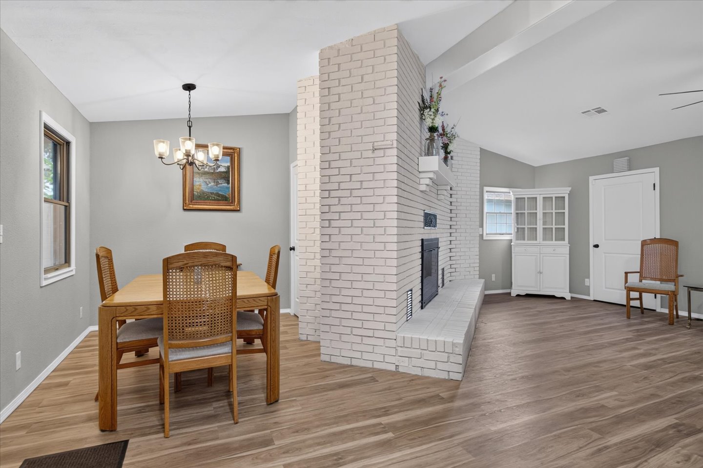 107 Mockingbird Property Photo 8