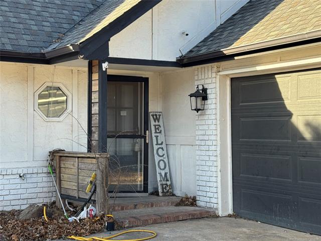 1805 N Hickory Place Property Photo 2