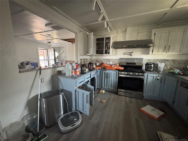 1805 N Hickory Place Property Photo 7