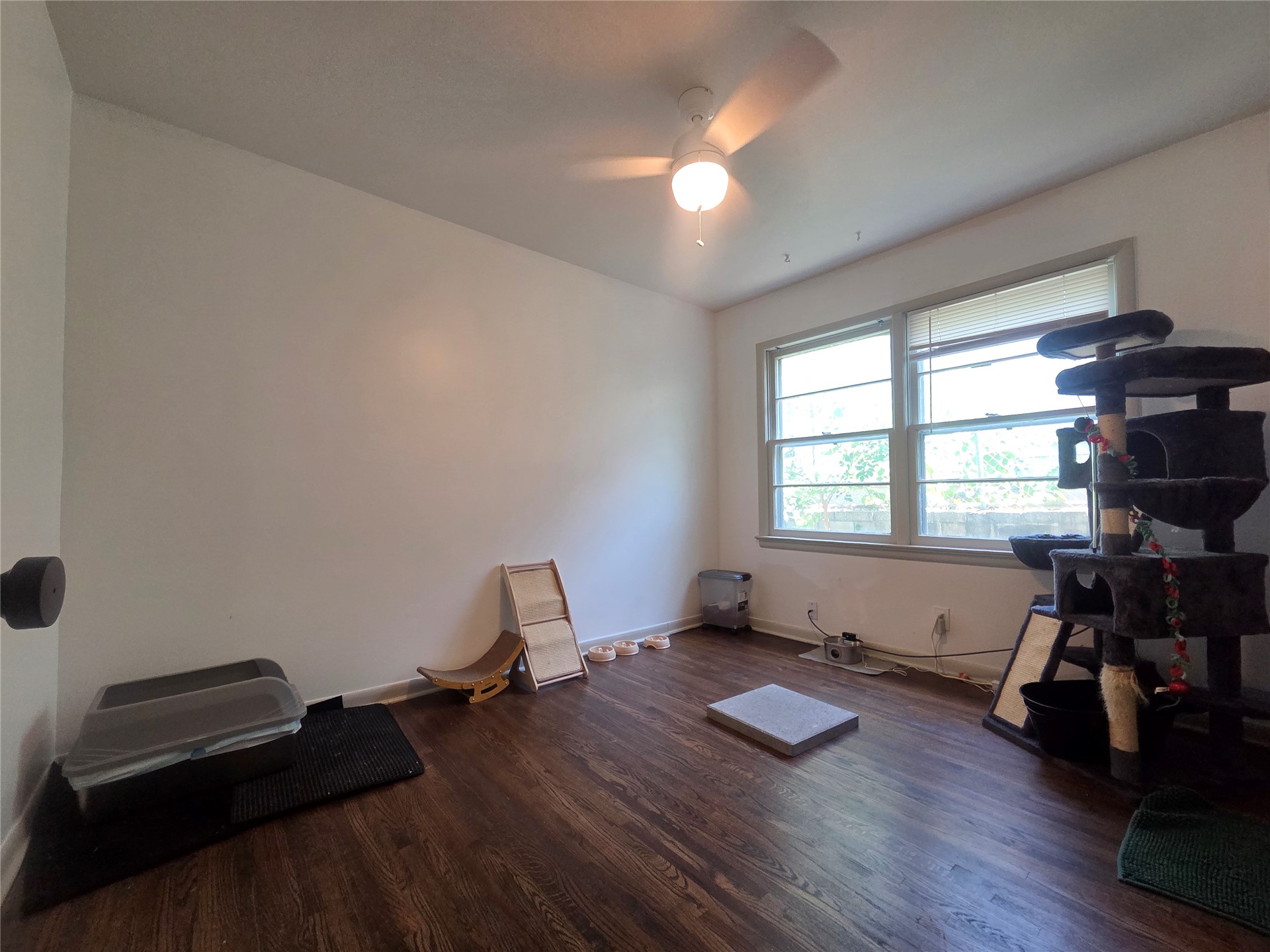2020 W 46th Street Property Photo 9