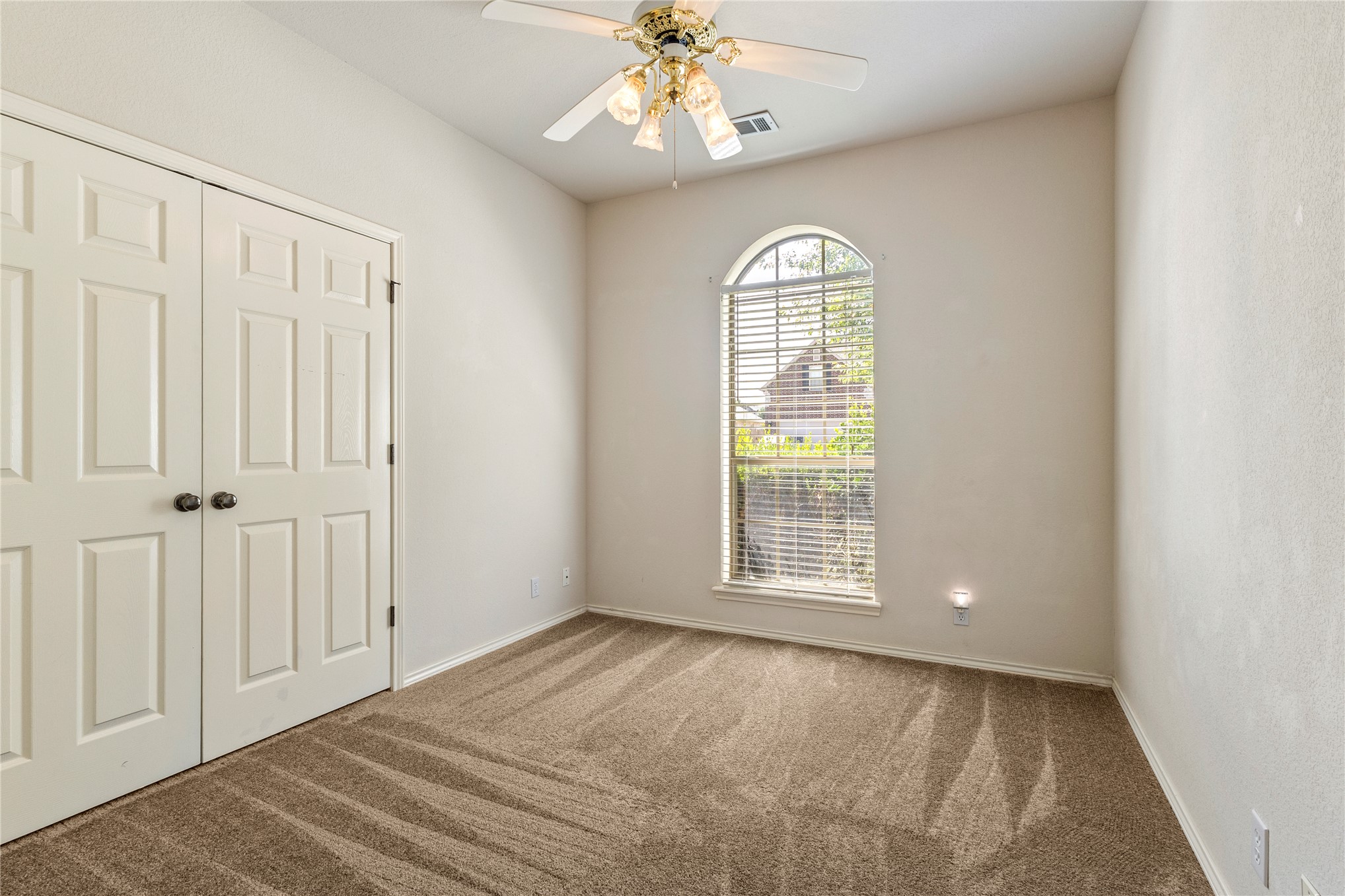 2404 S 10th Street Property Photo 27