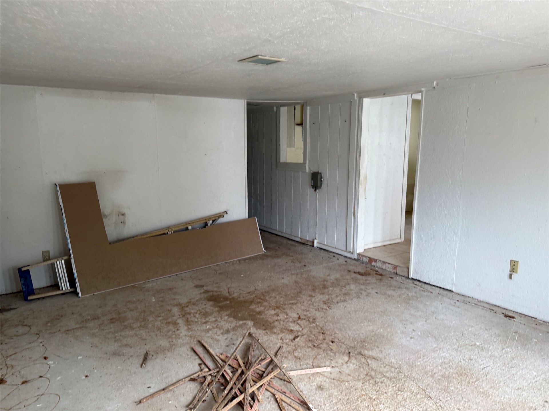 417705 E 1210 Road Property Photo 6