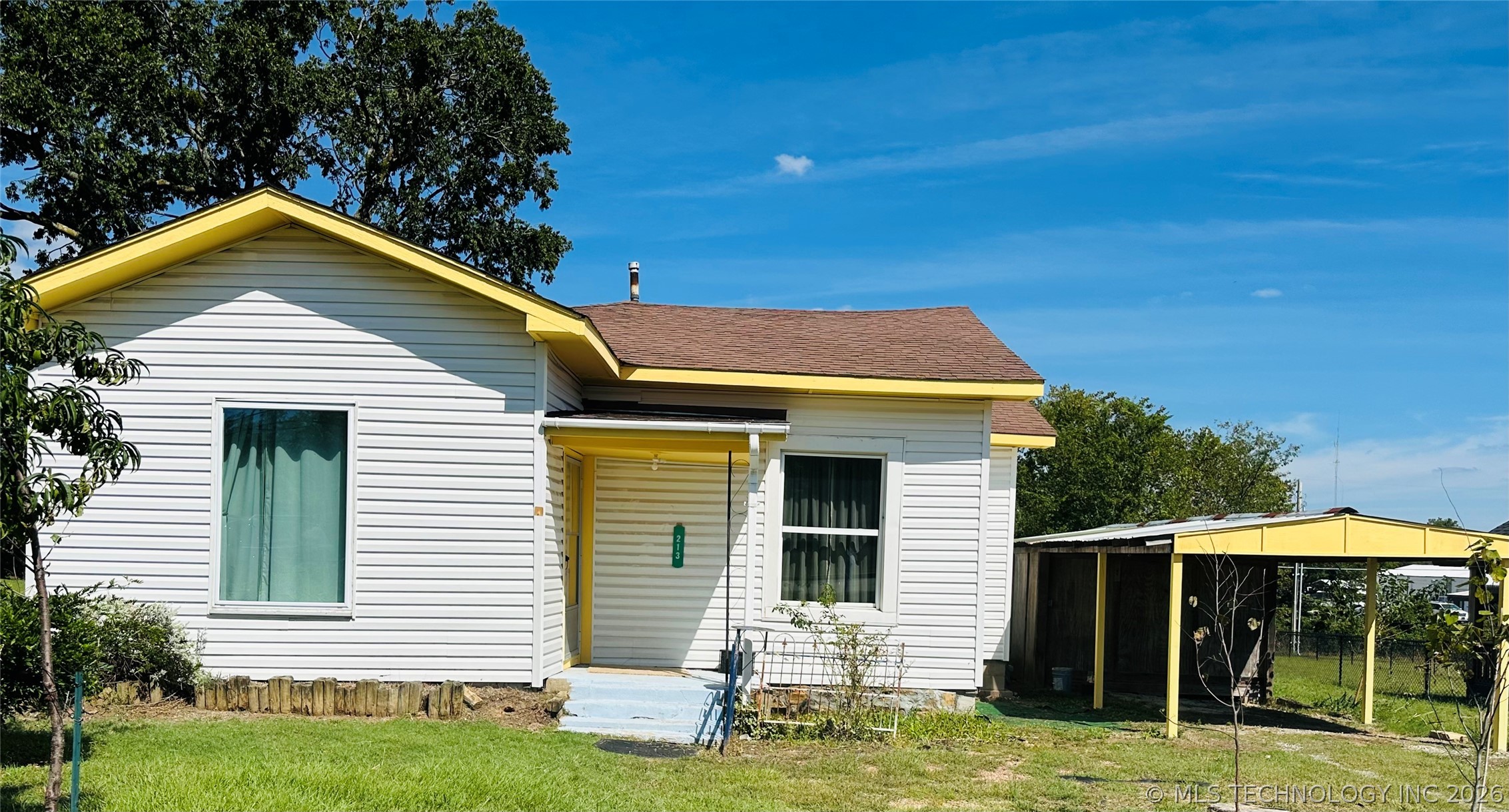 213 W Monroe Property Photo 3
