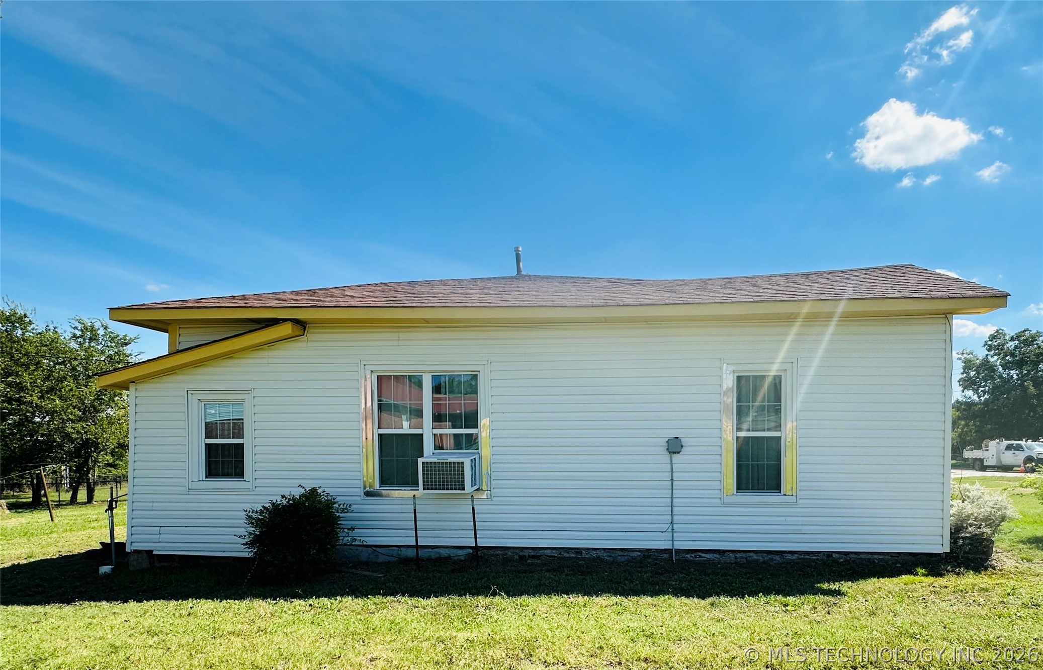 213 W Monroe Property Photo 4