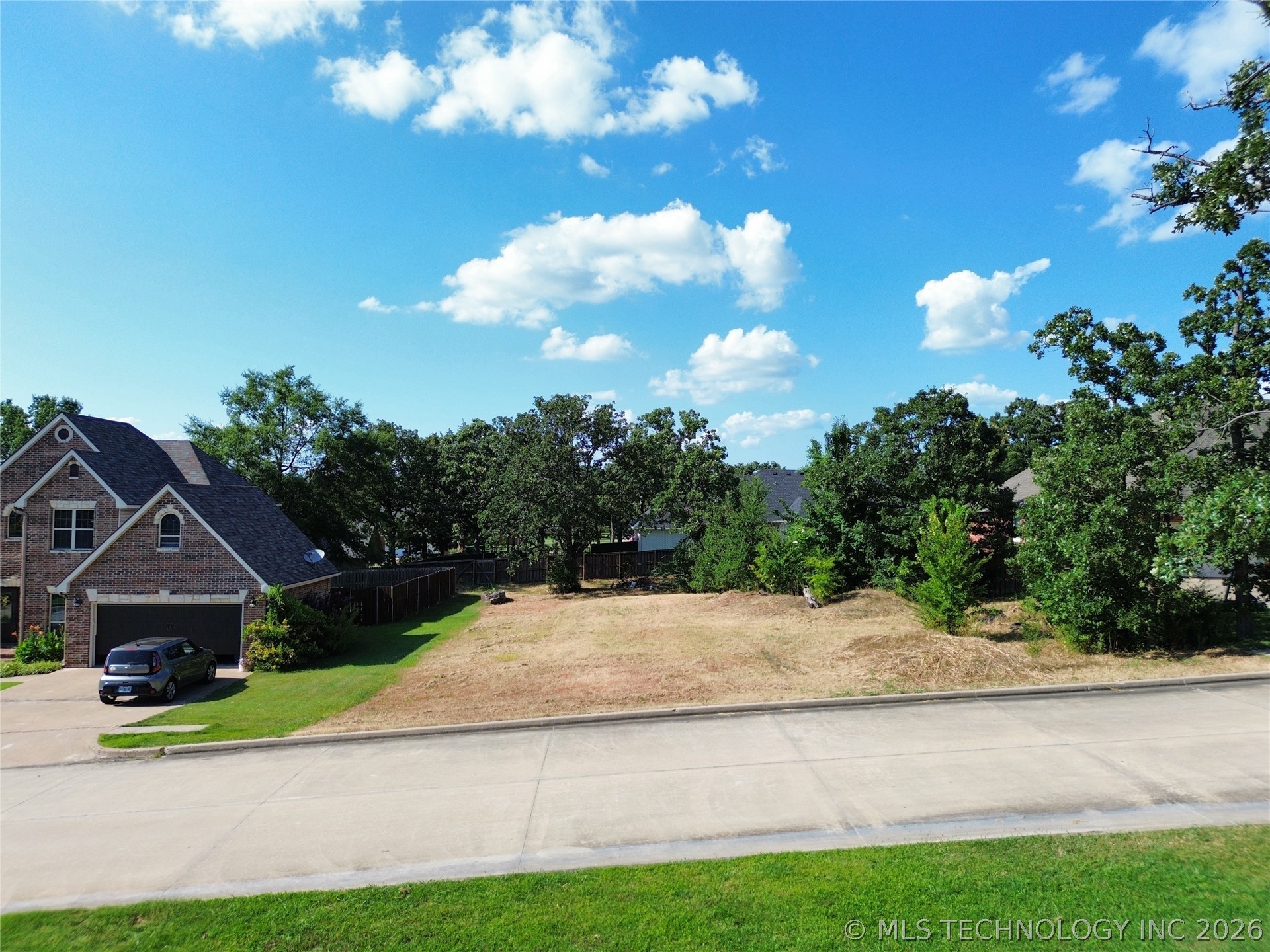 Edgewood Drive Property Photo 2