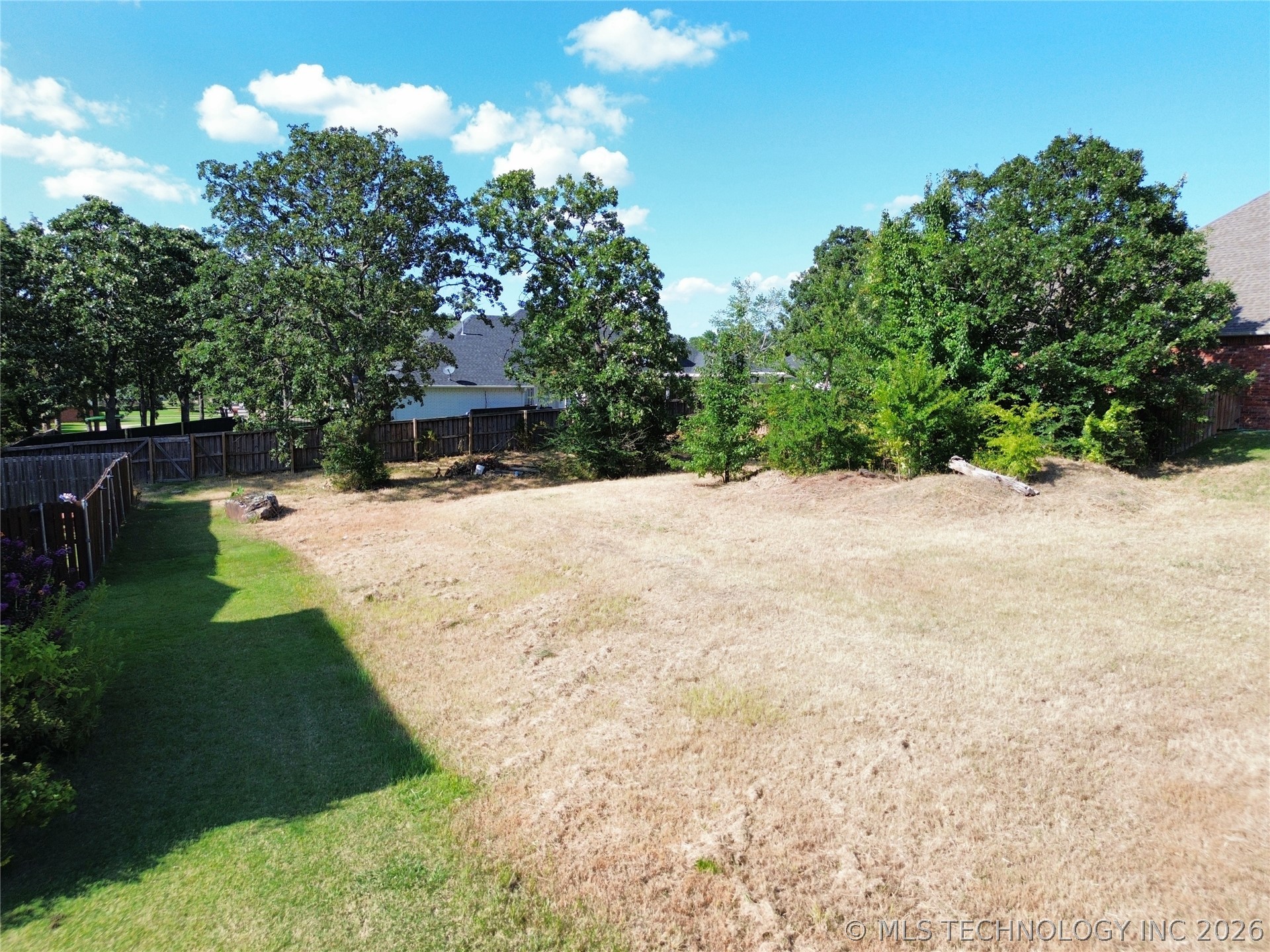 Edgewood Drive Property Photo 3