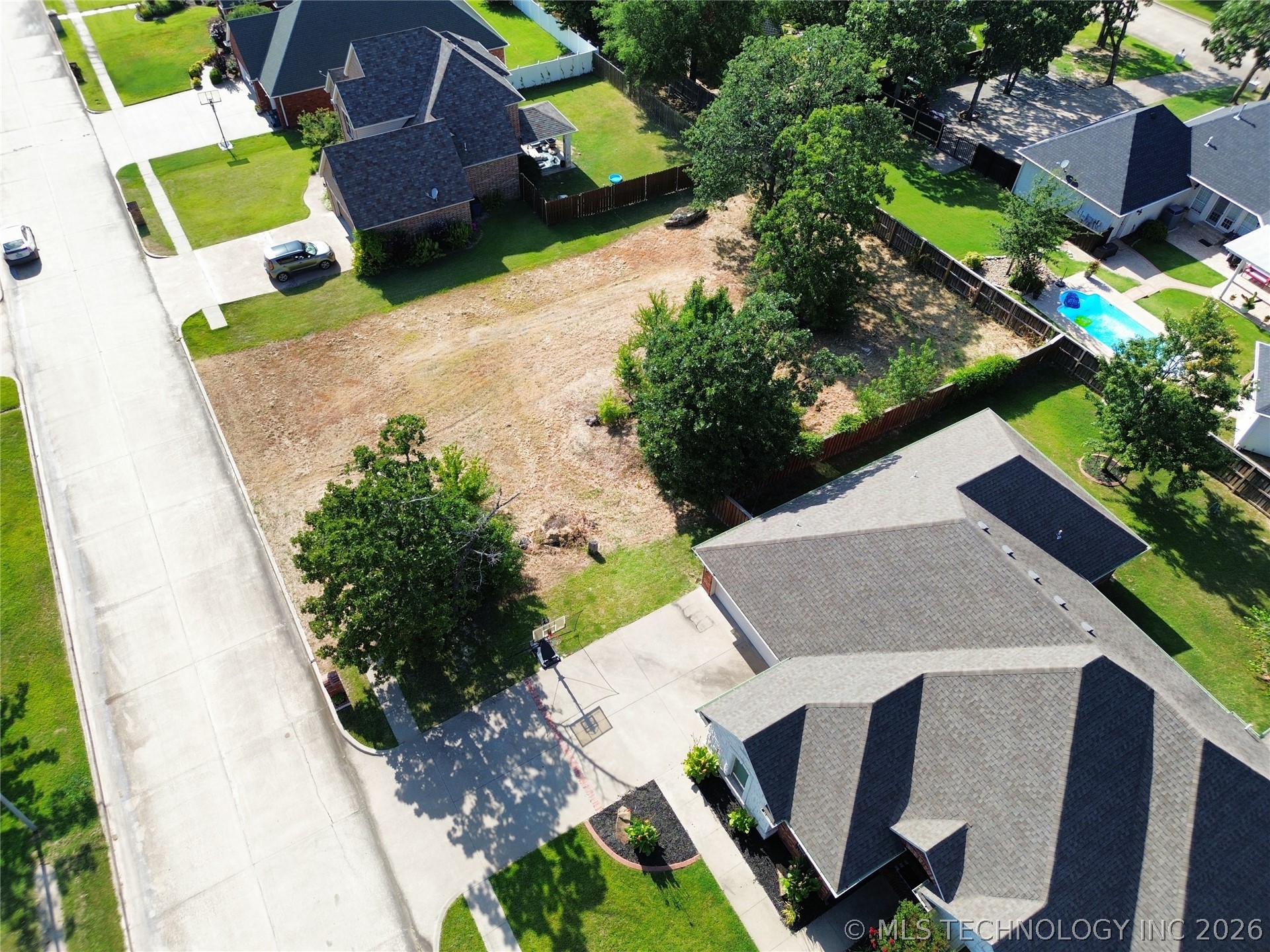 Edgewood Drive Property Photo 13