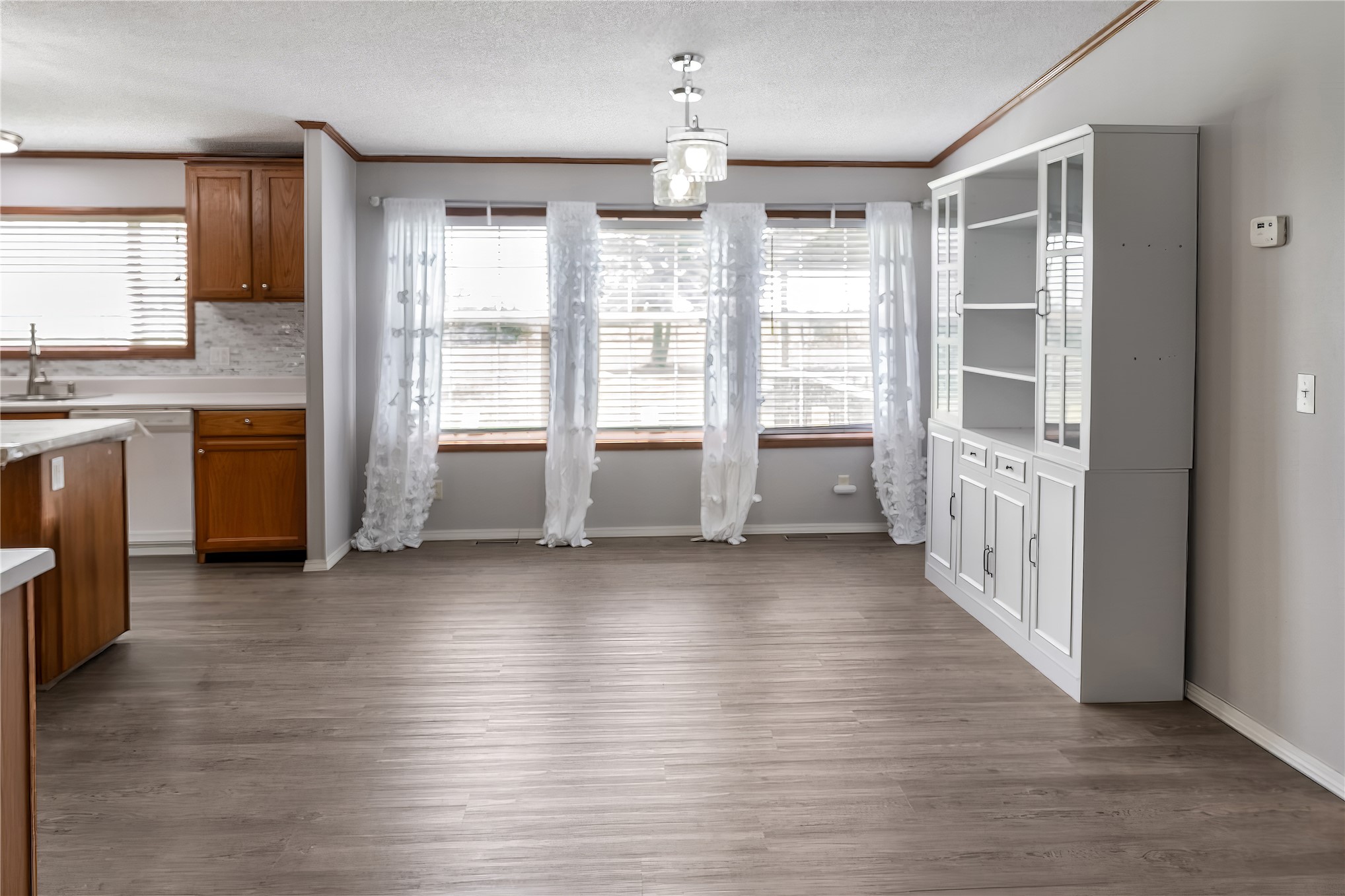 436257 E 210 Road Property Photo 6