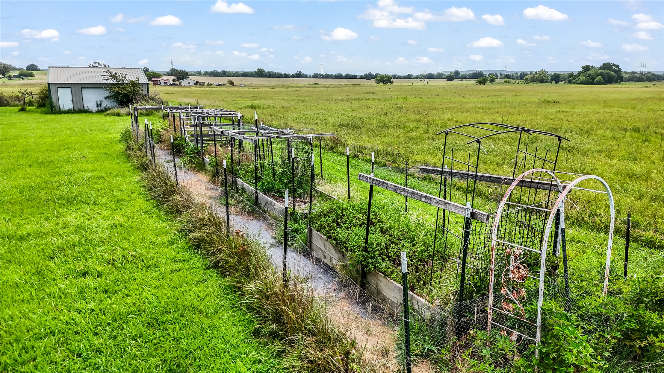436257 E 210 Road Property Photo 24
