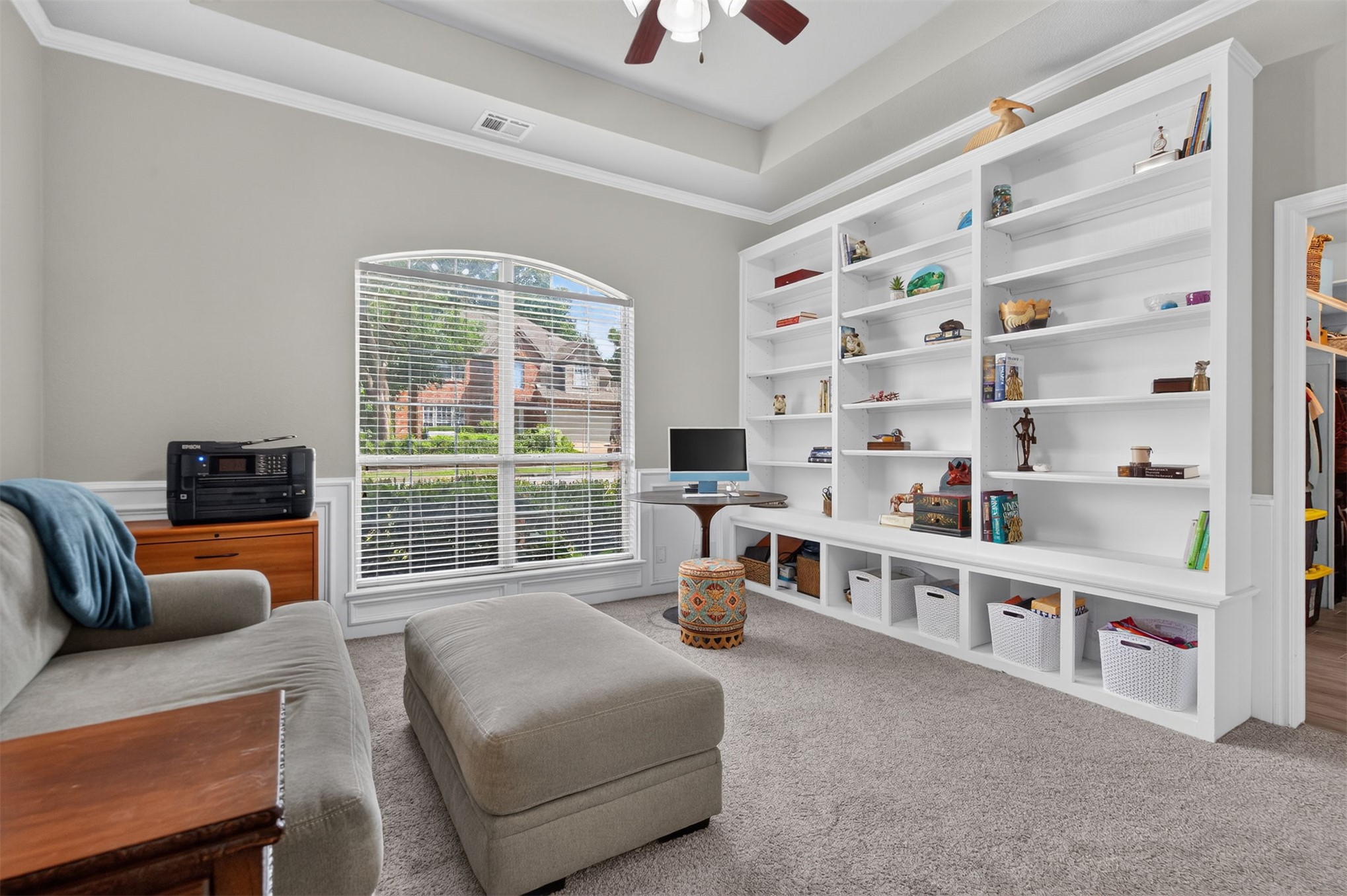 2400 S Willow Avenue Property Photo 15