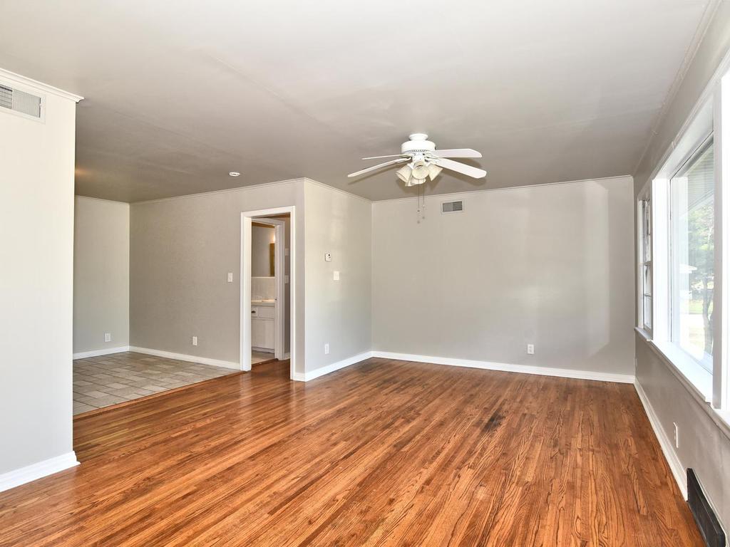 337 S 48th West Avenue Property Photo 5