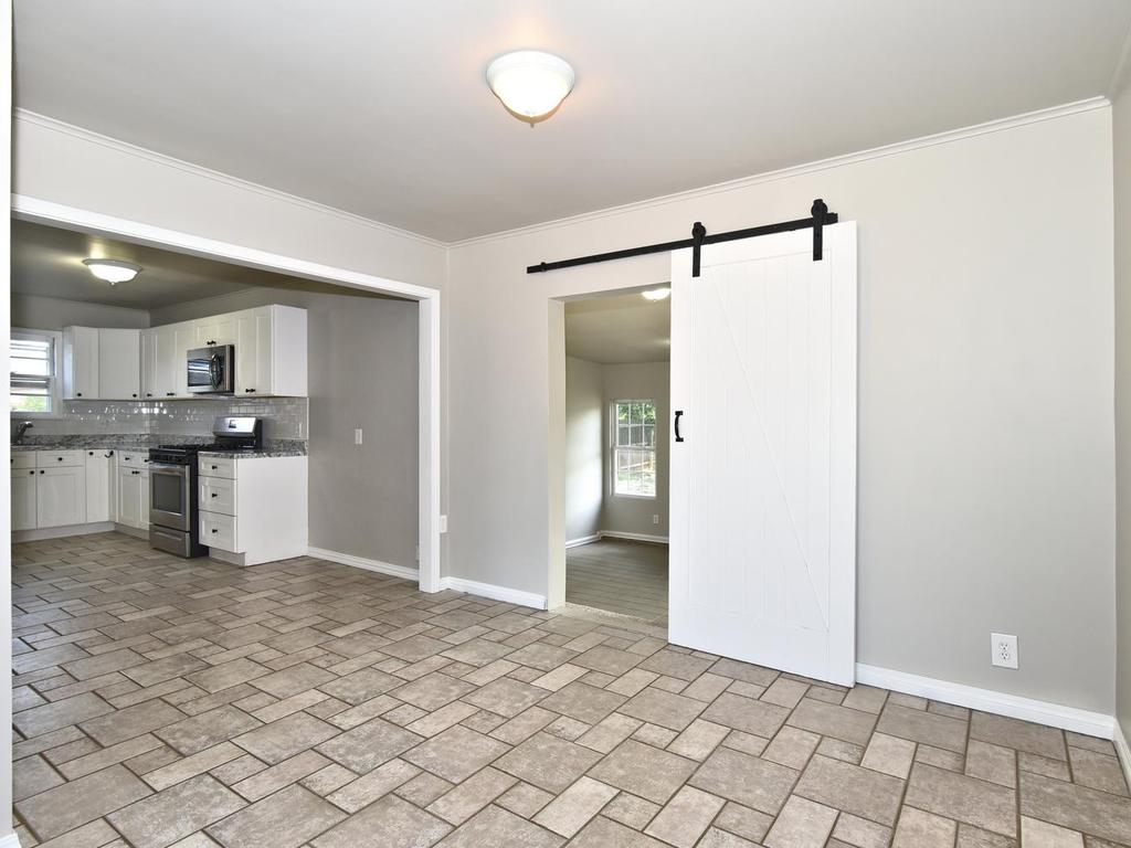 337 S 48th West Avenue Property Photo 6
