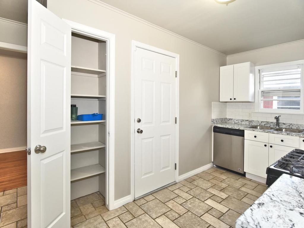 337 S 48th West Avenue Property Photo 9
