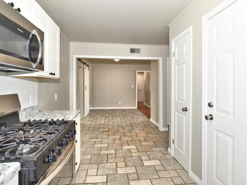 337 S 48th West Avenue Property Photo 10