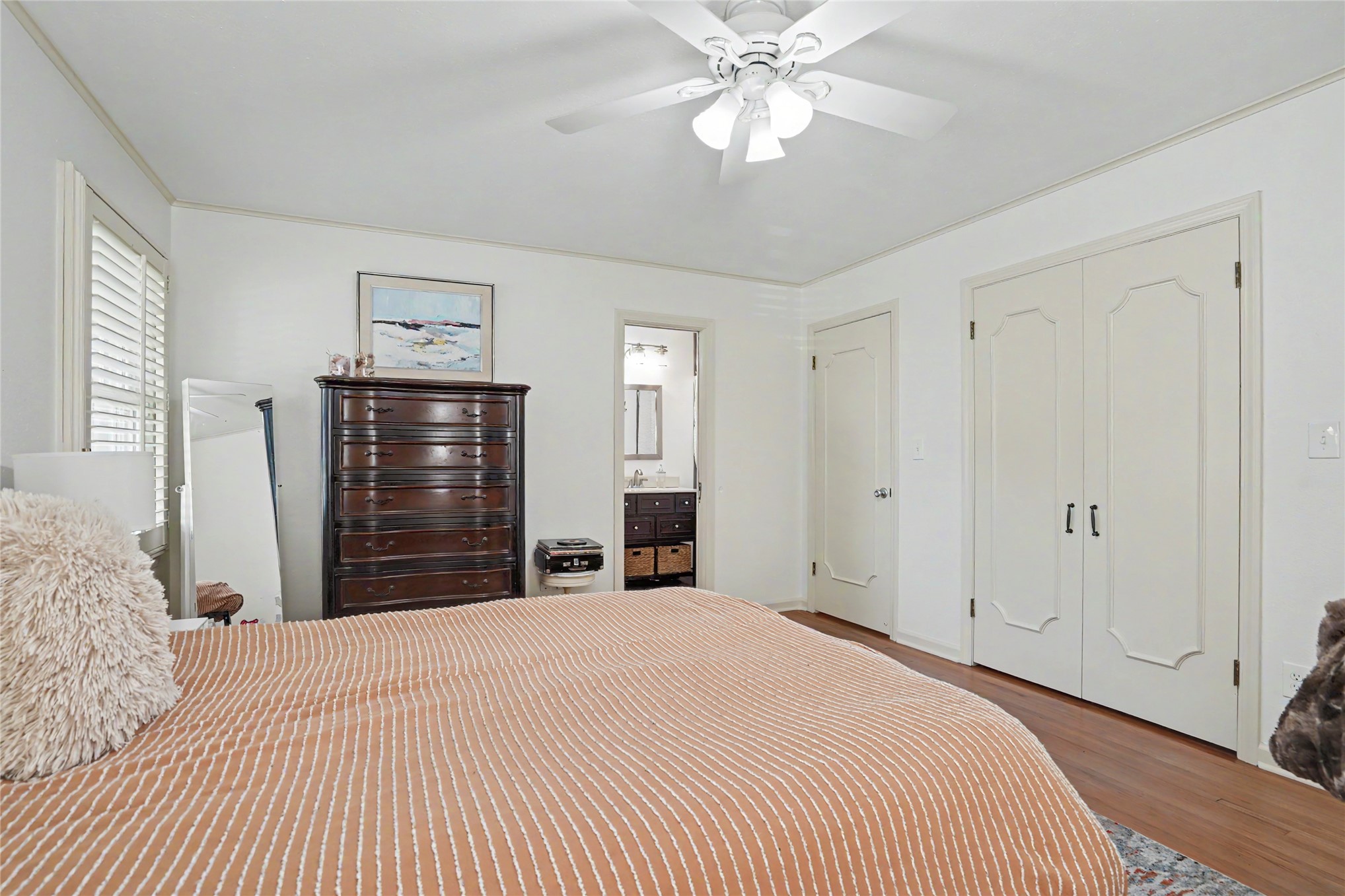 2931 E 46th Street Property Photo 35