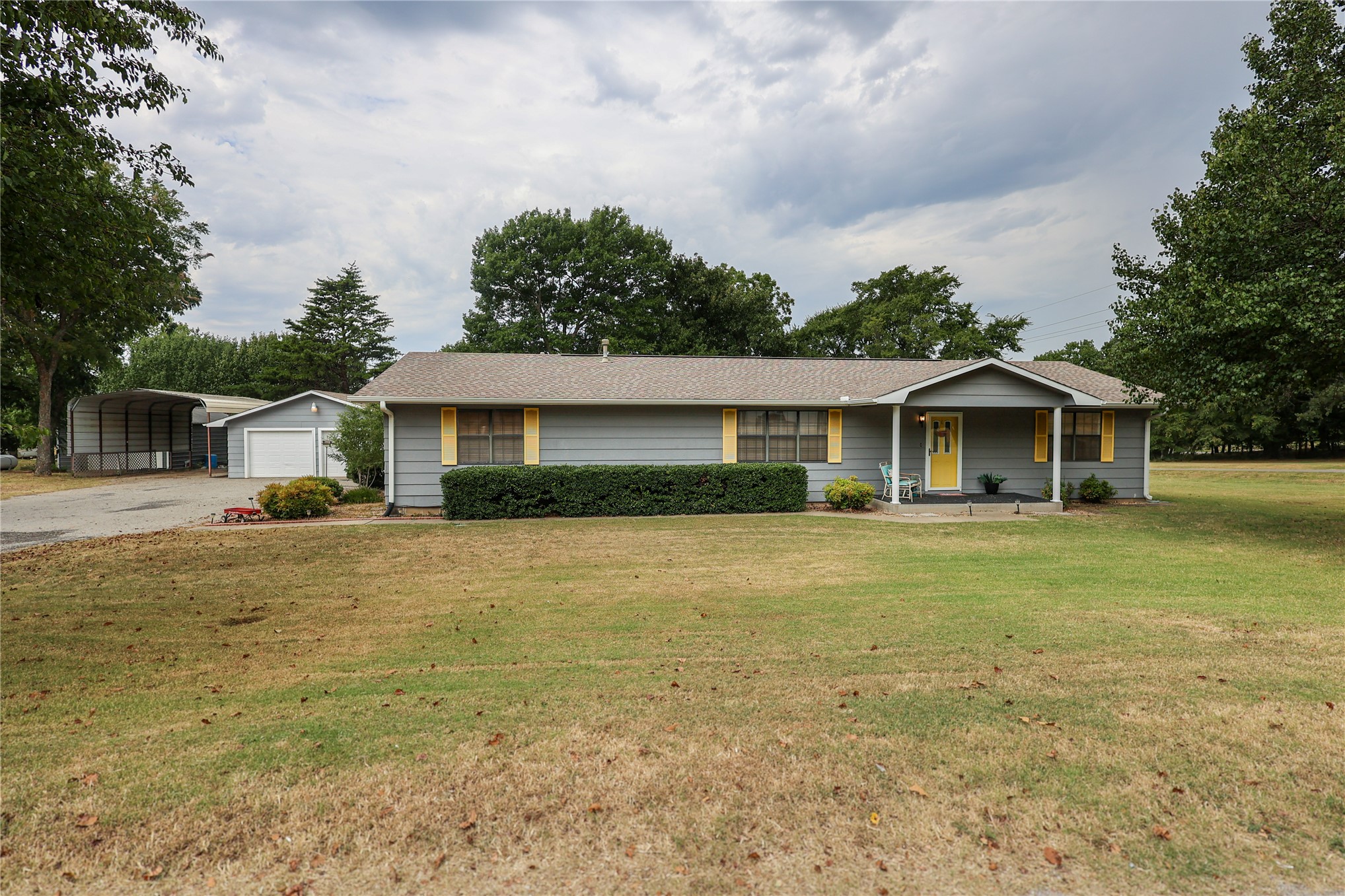 2030 Castle Rock Drive Property Photo 1