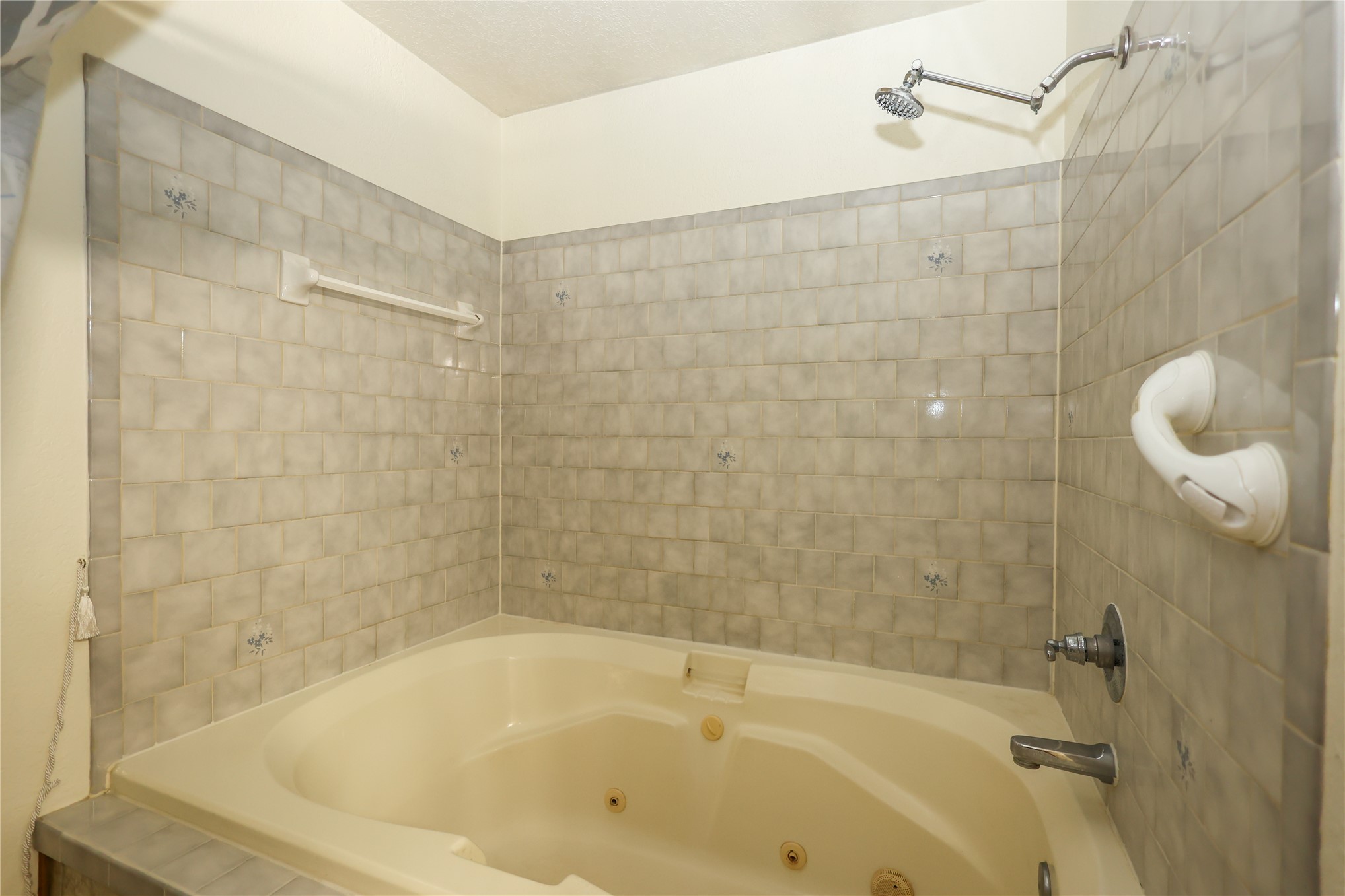 2030 Castle Rock Drive Property Photo 16