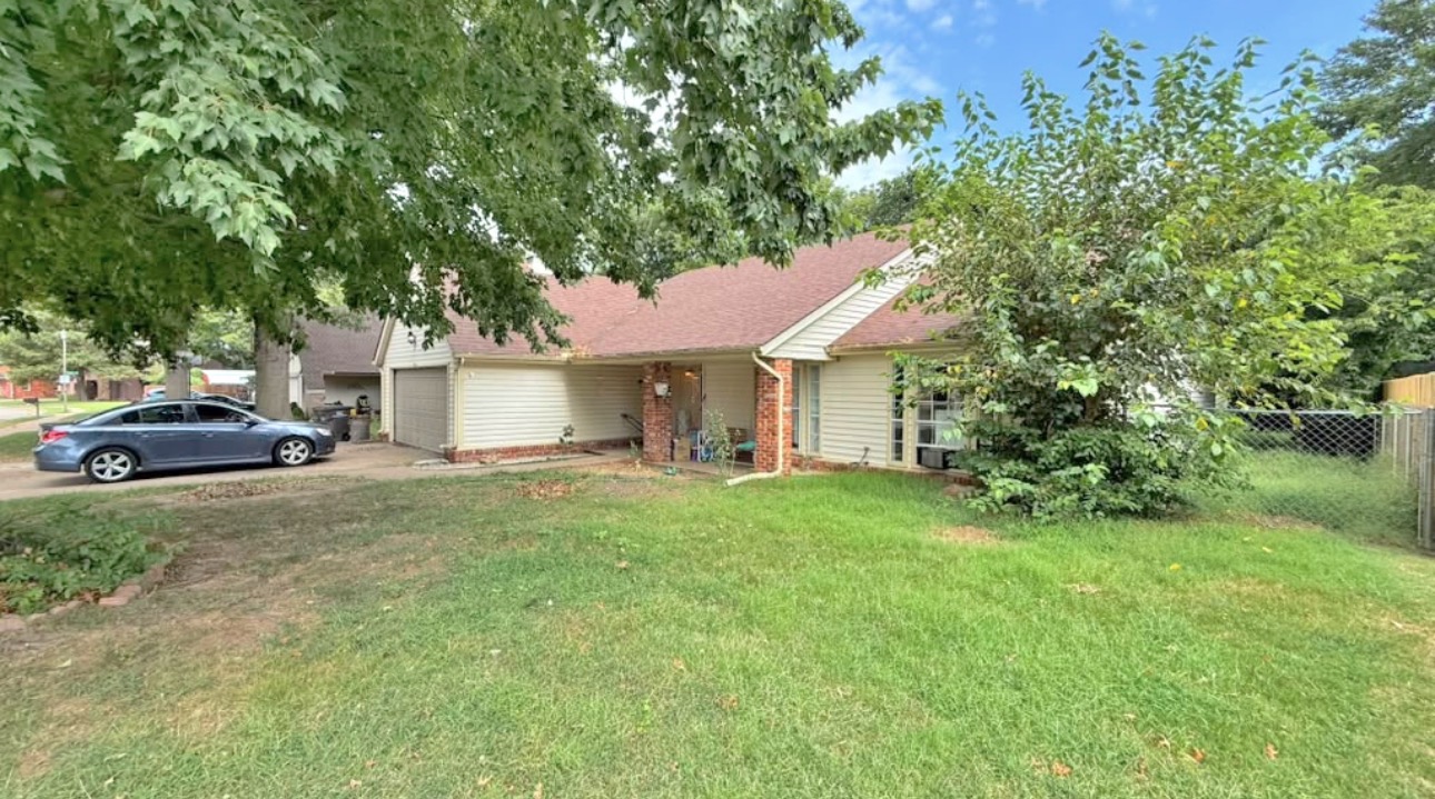 6888 Lee Drive Property Photo 2