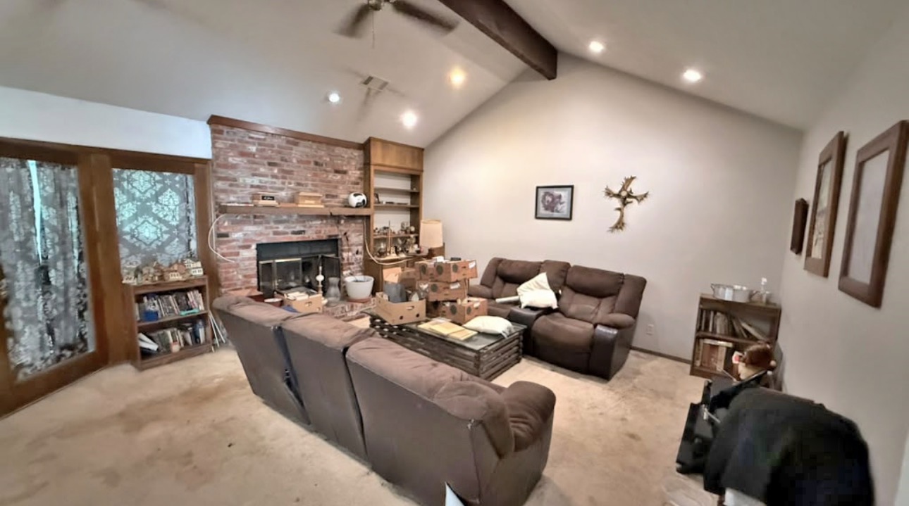 6888 Lee Drive Property Photo 3