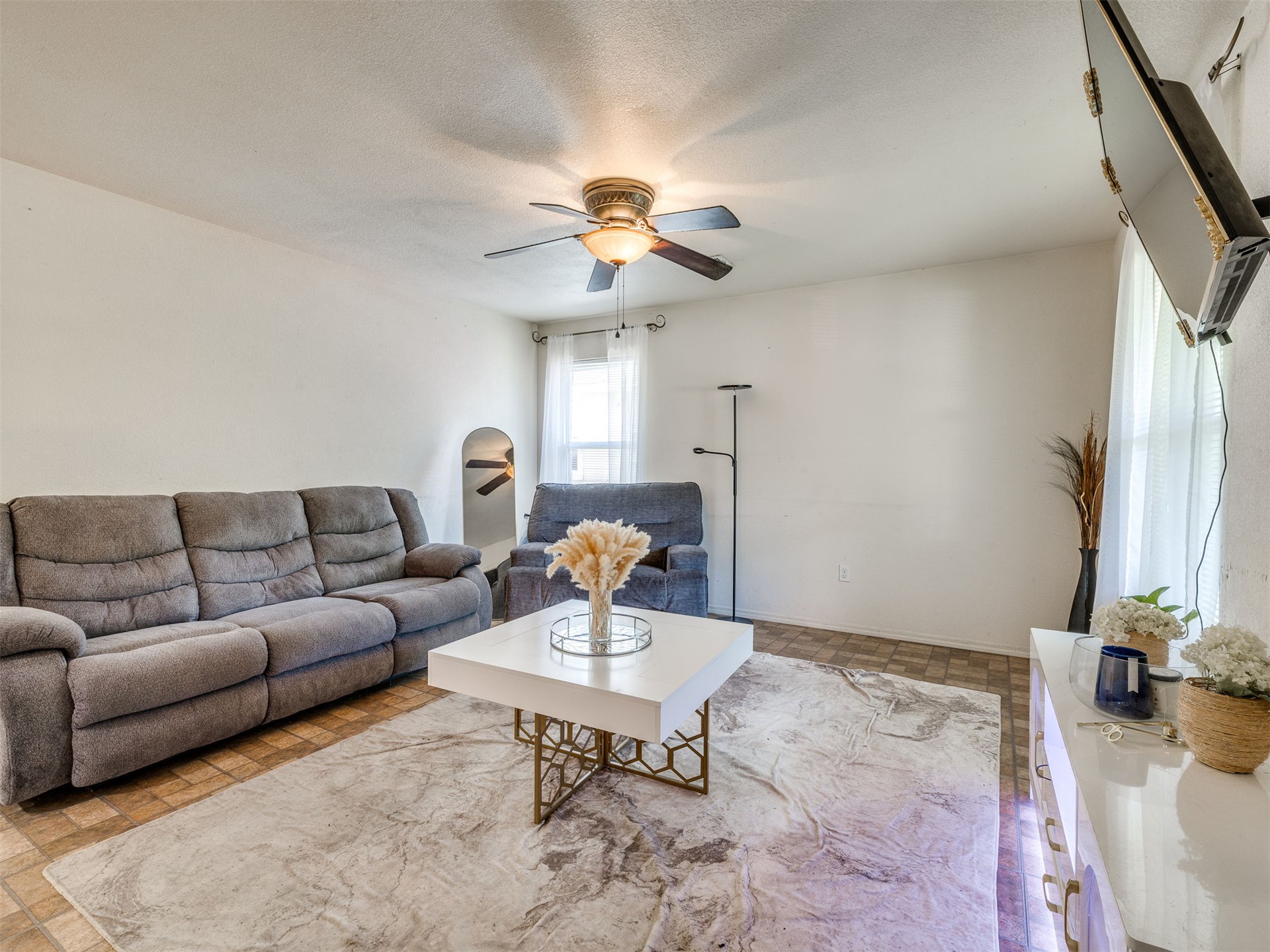 2655 N Quaker Avenue Property Photo 4