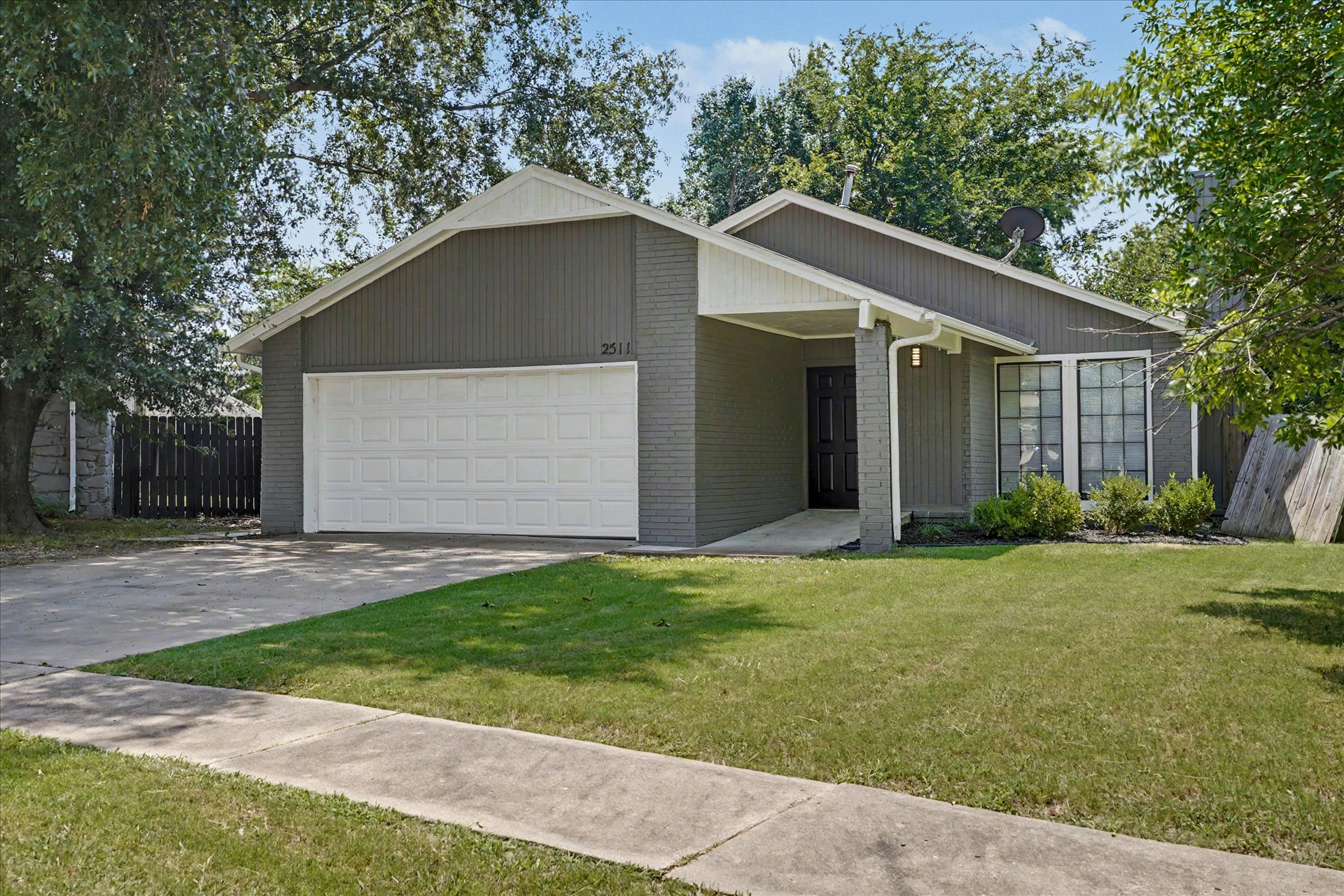 2511 E Princeton Court Property Photo 1