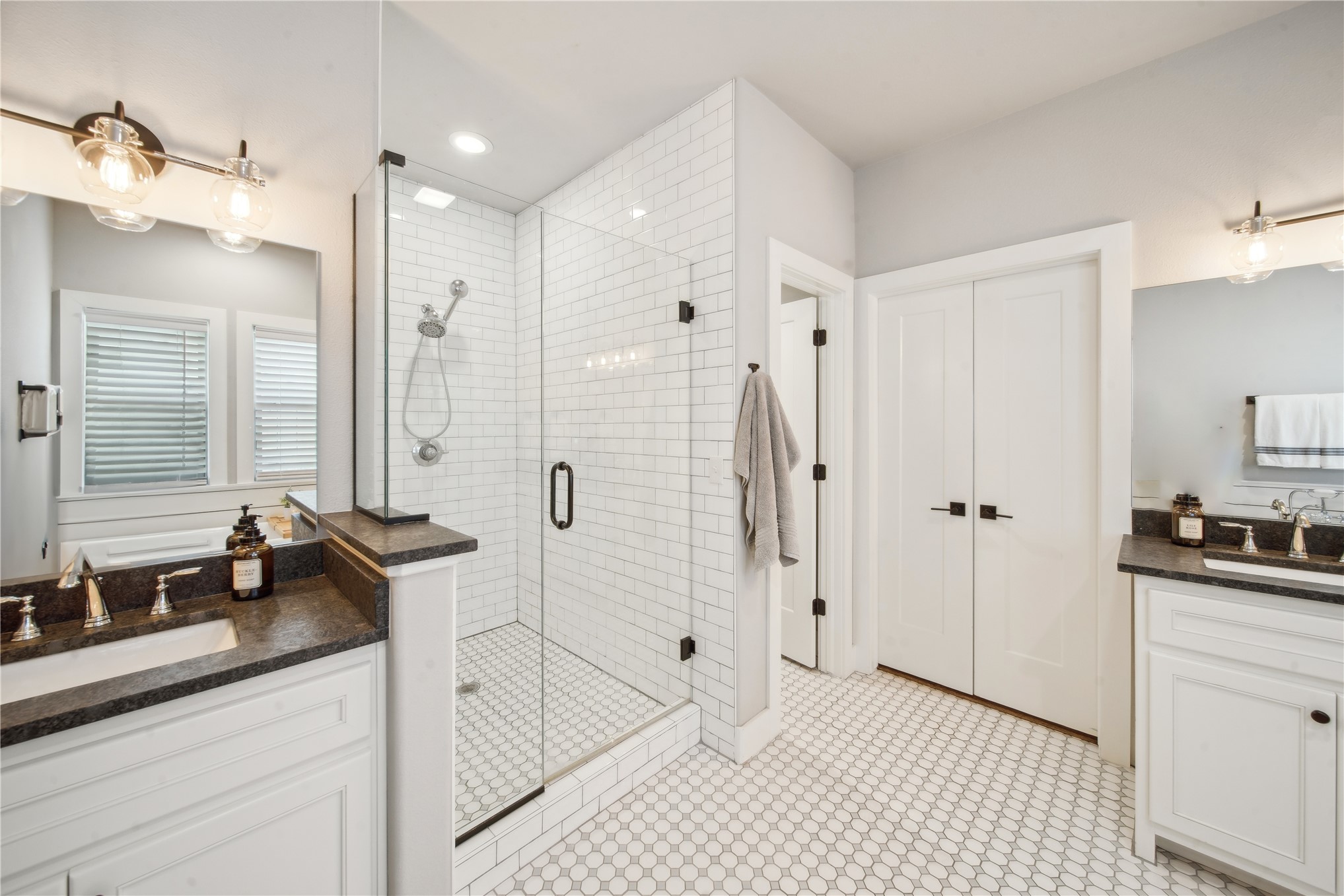 12914 S 28th Place Property Photo 18