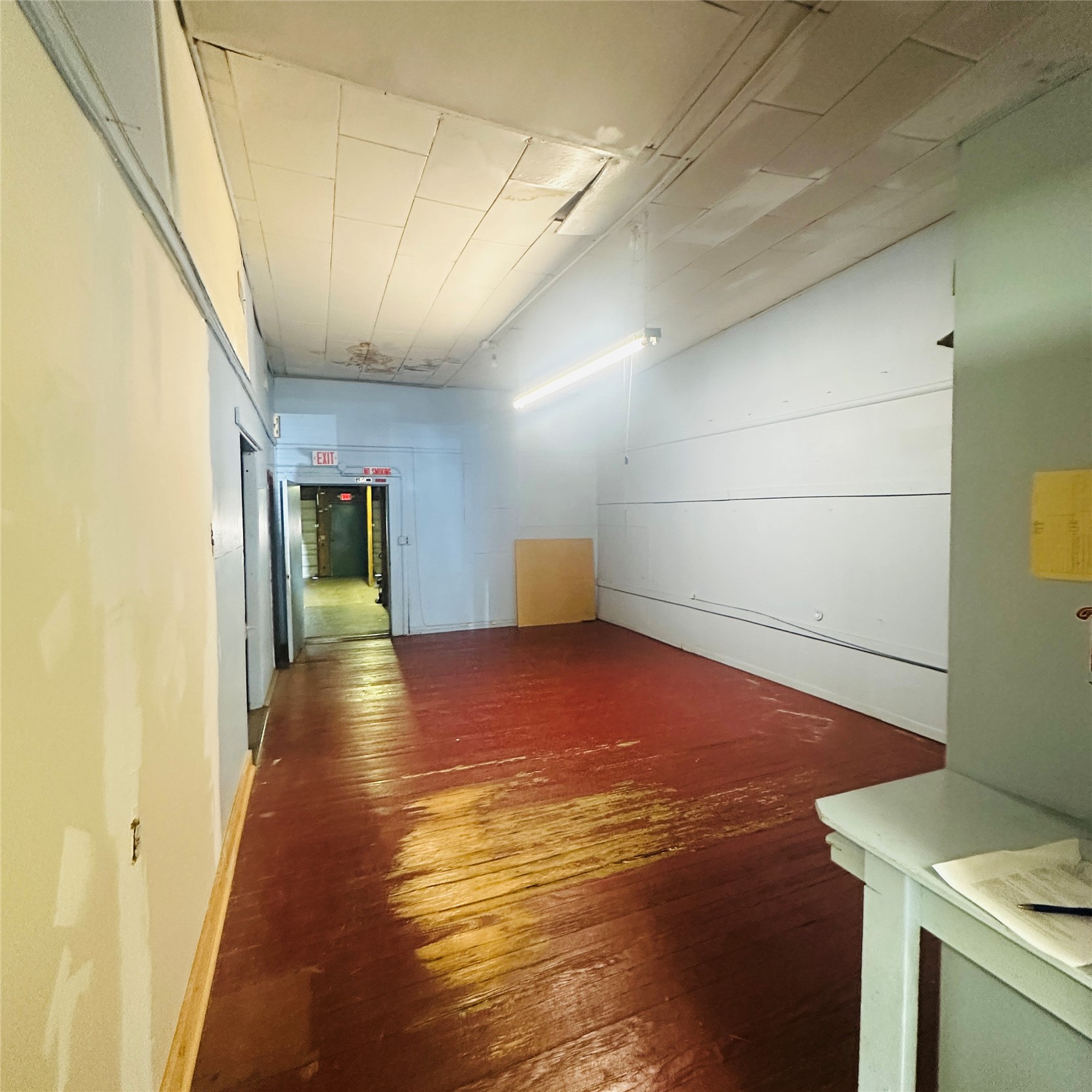 106 S Broadway Street Property Photo 8
