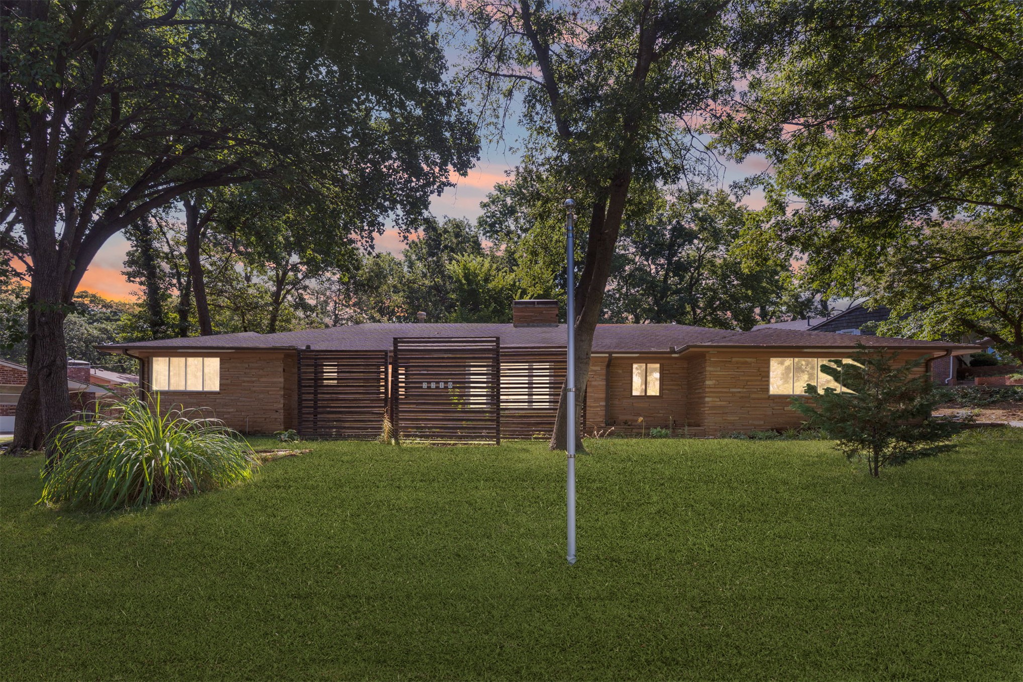 2210 Skyline Drive Property Photo