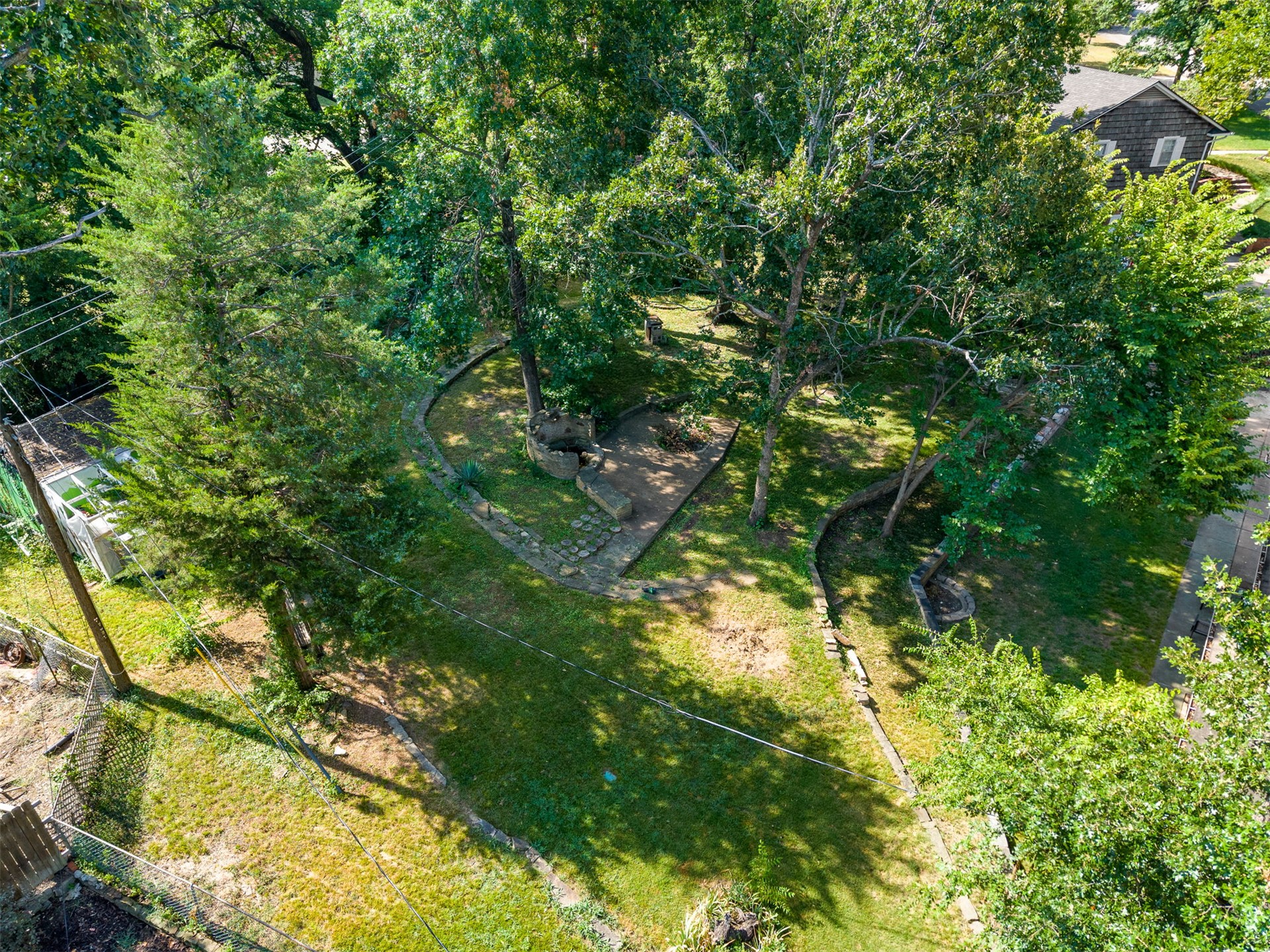 2210 Skyline Drive Property Photo 3