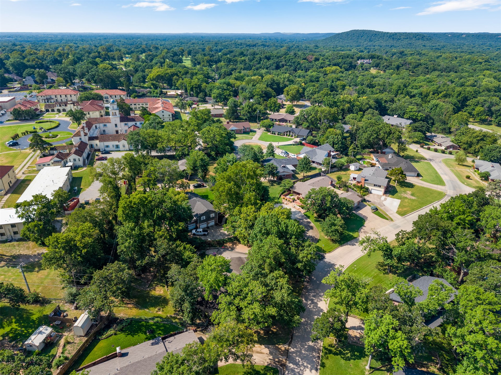 2210 Skyline Drive Property Photo 11