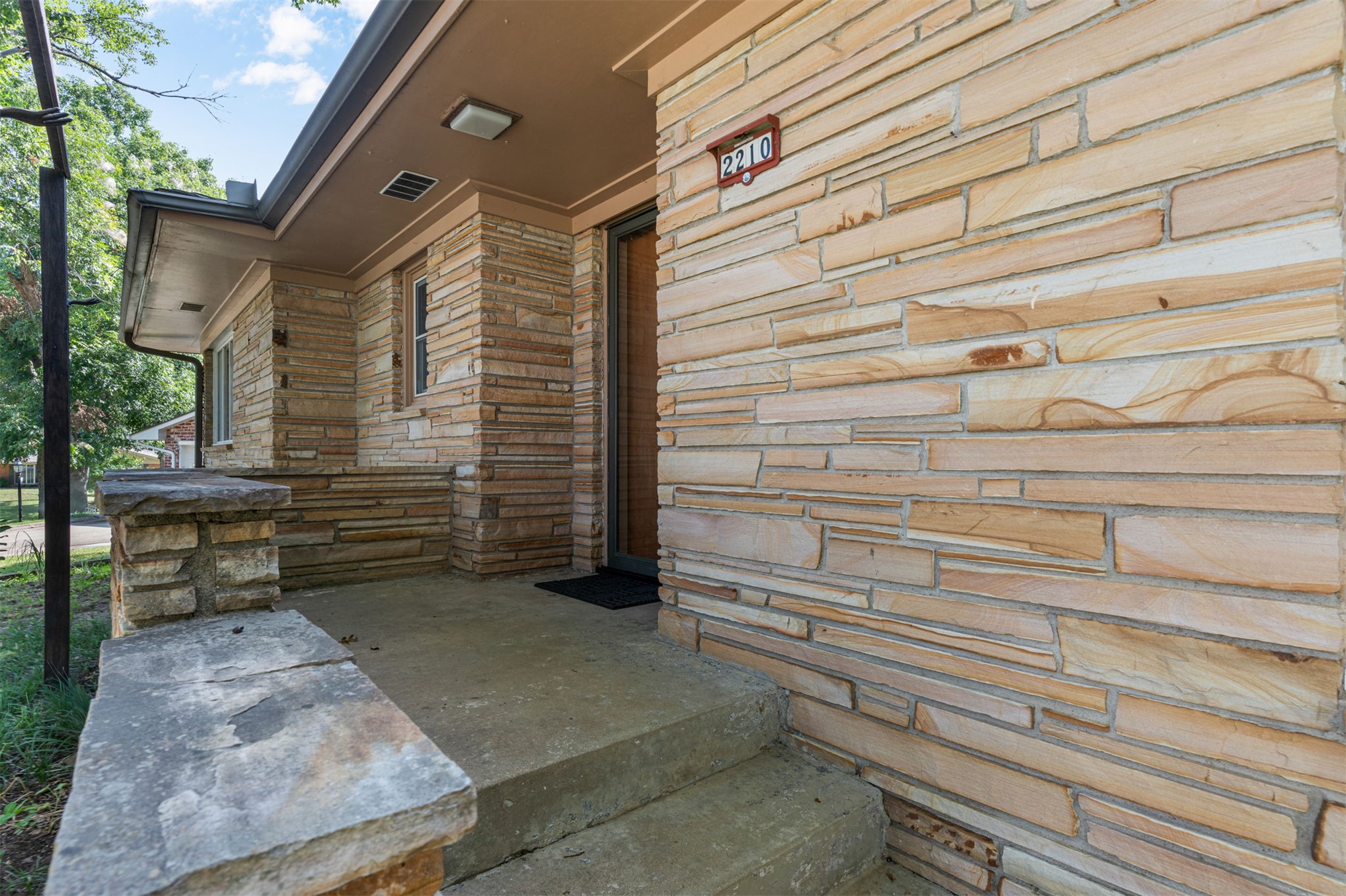 2210 Skyline Drive Property Photo 17