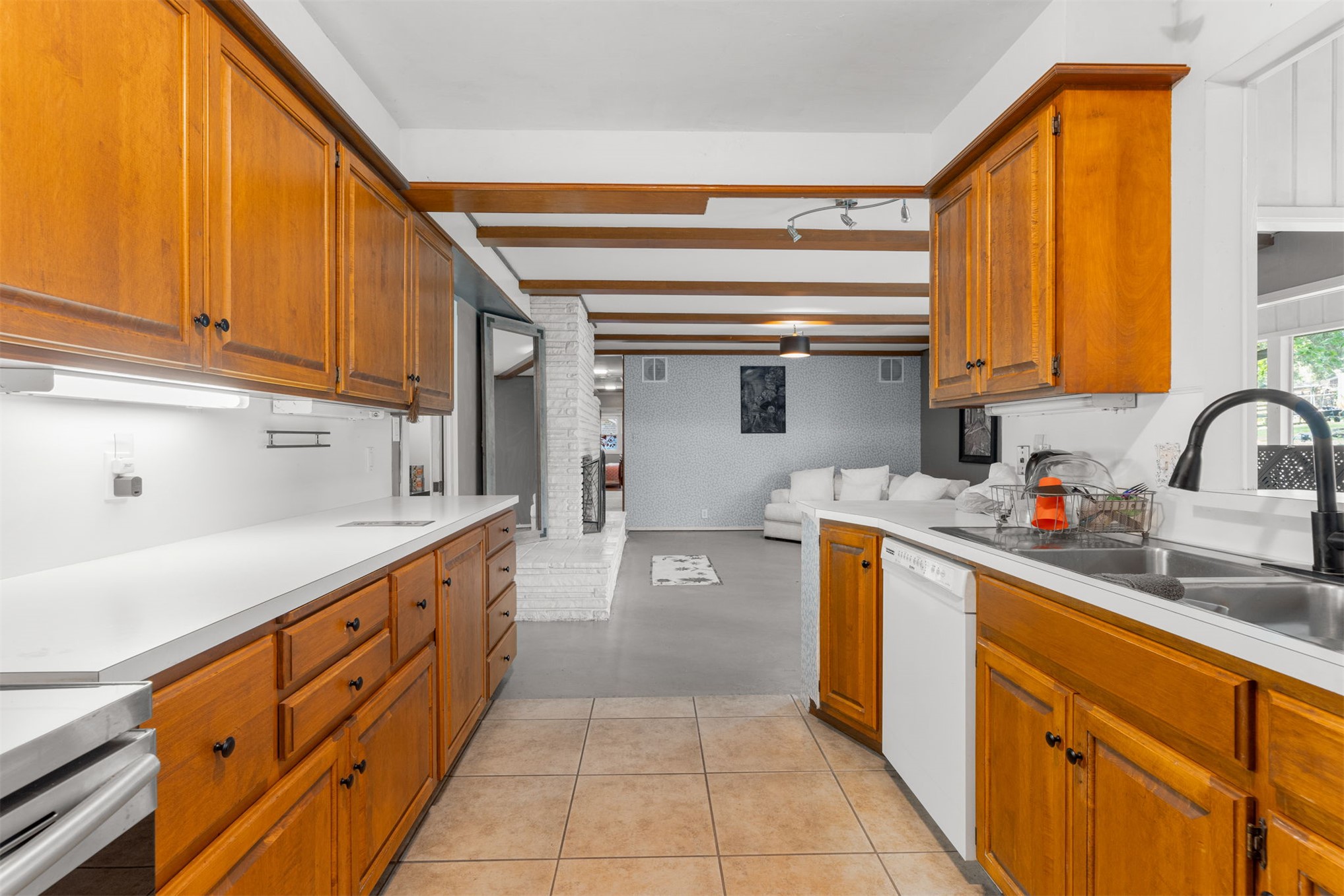 2210 Skyline Drive Property Photo 39