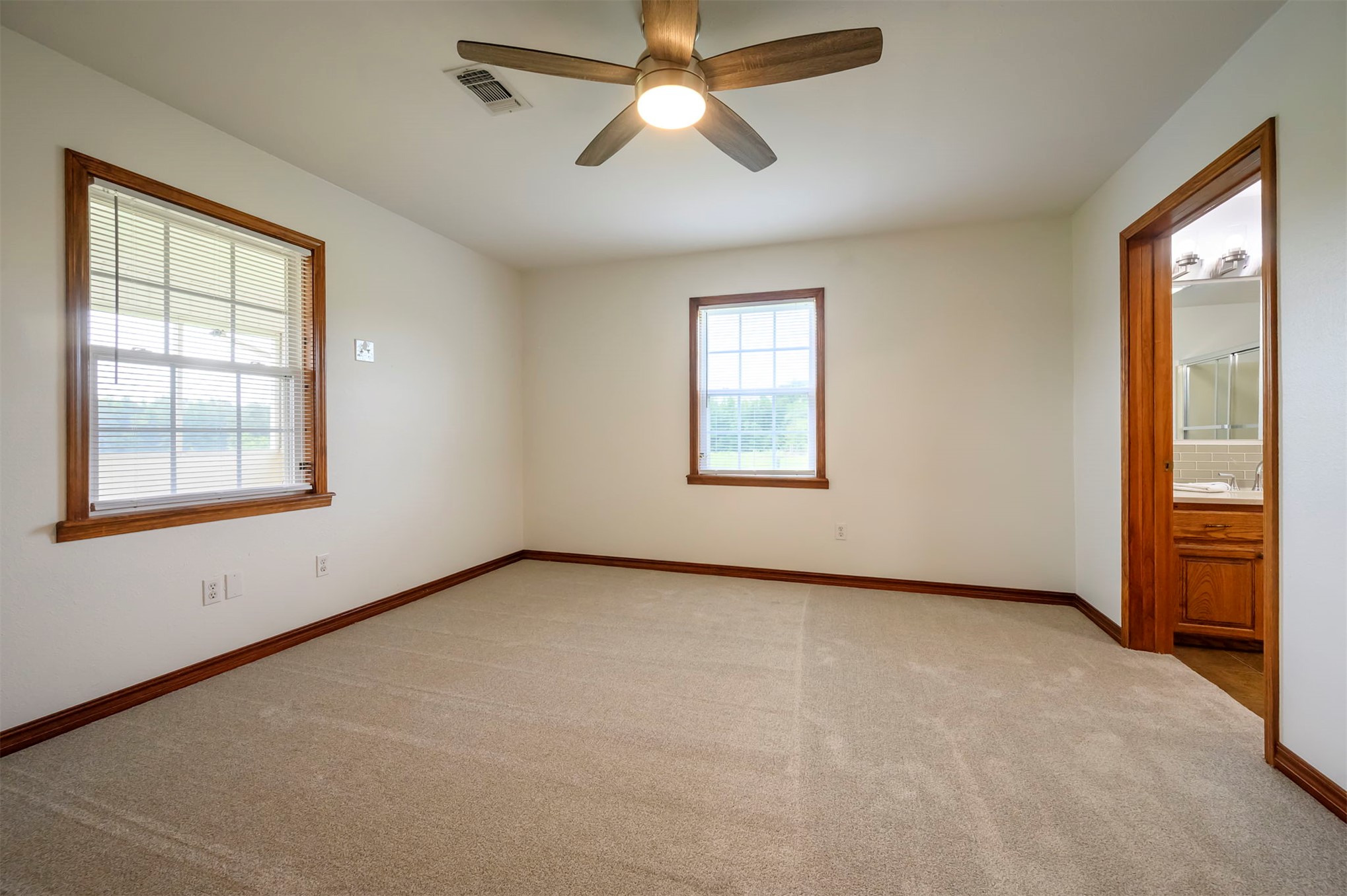 622 N 4700 Property Photo 11