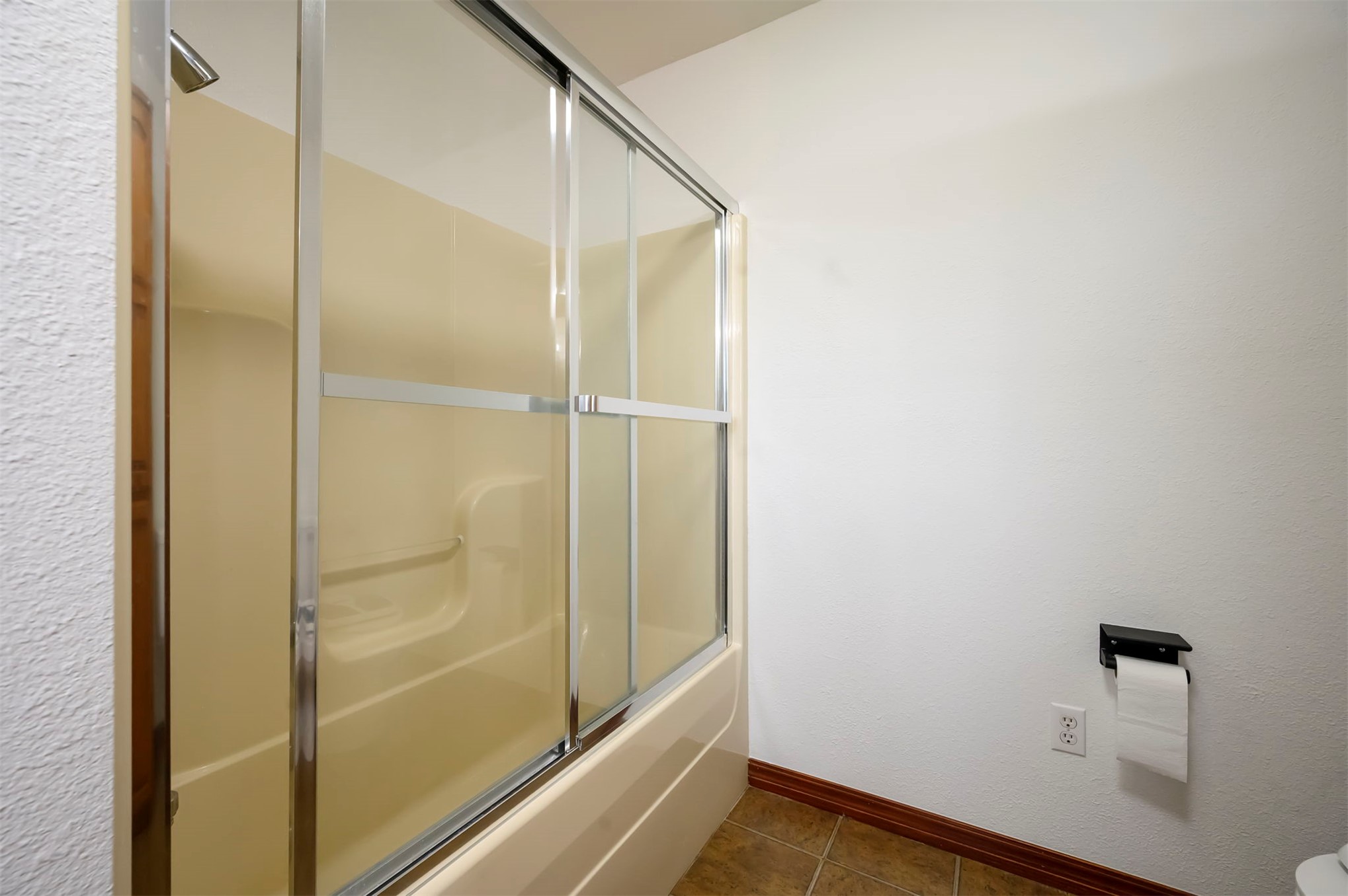 622 N 4700 Property Photo 14